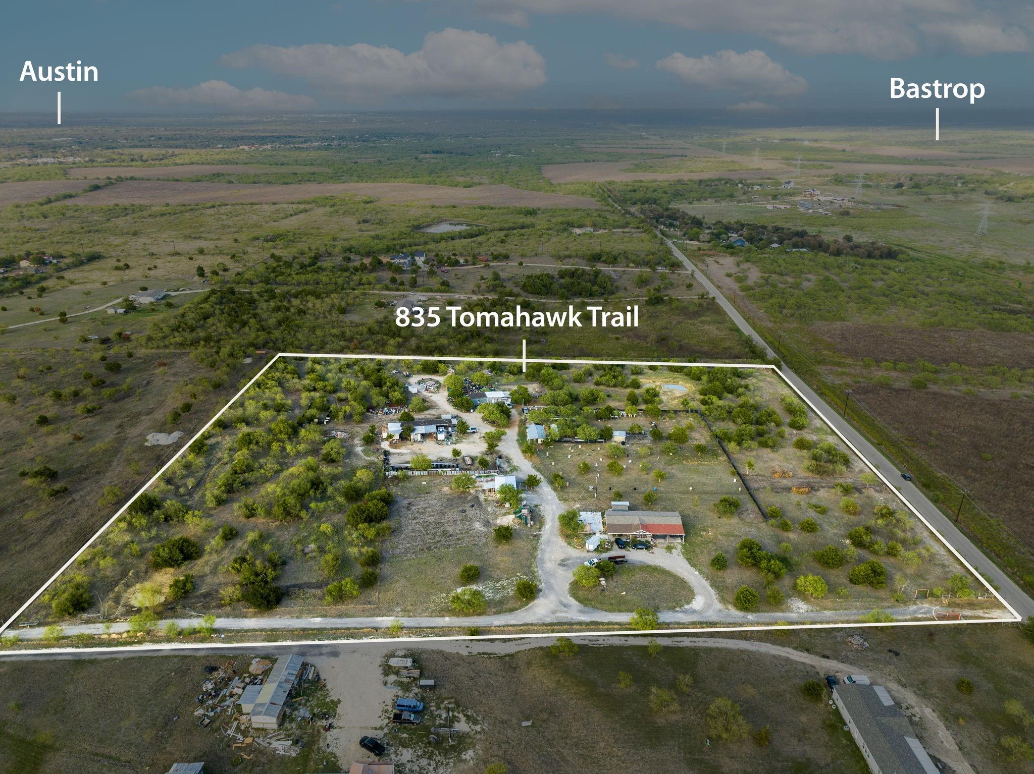 835 Tomahawk Trl — photo 1