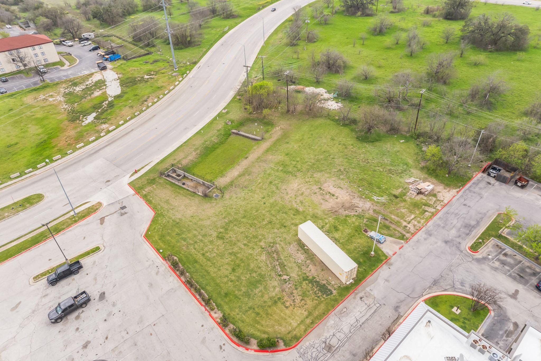 350 Chisholm Pkwy — photo 1