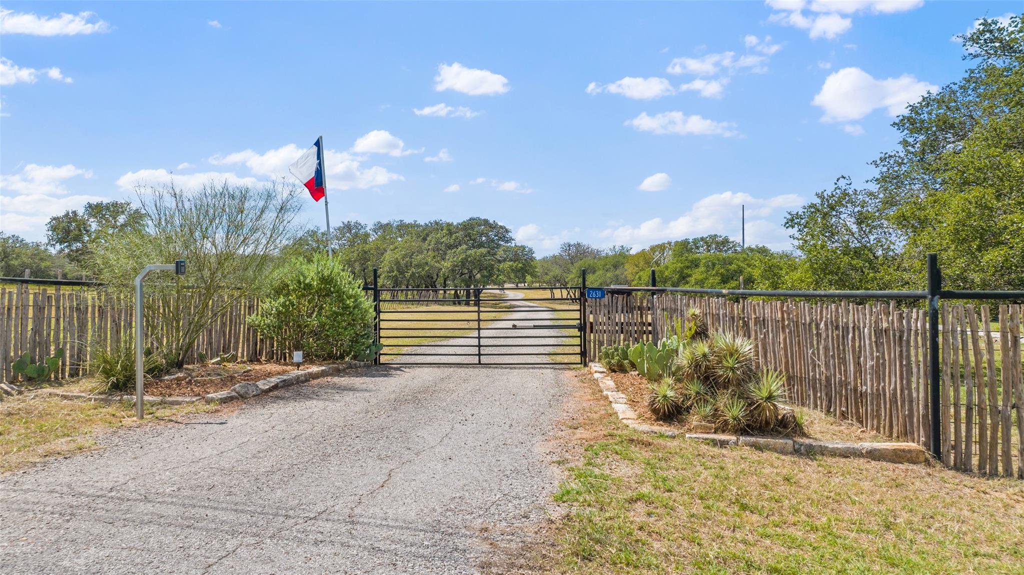 2631 N US 281 Hwy — photo 1
