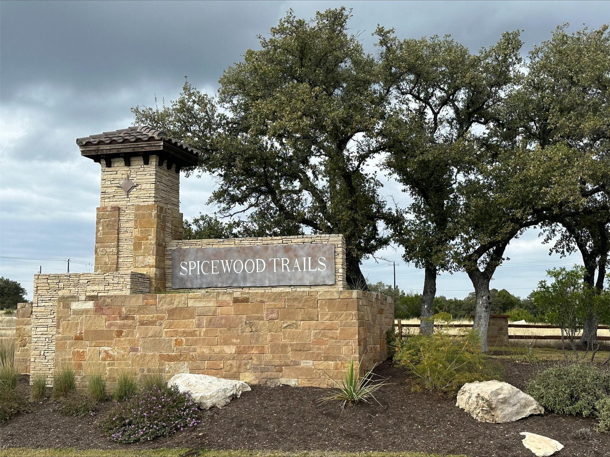 409 Spicewood Trails Dr — photo 1