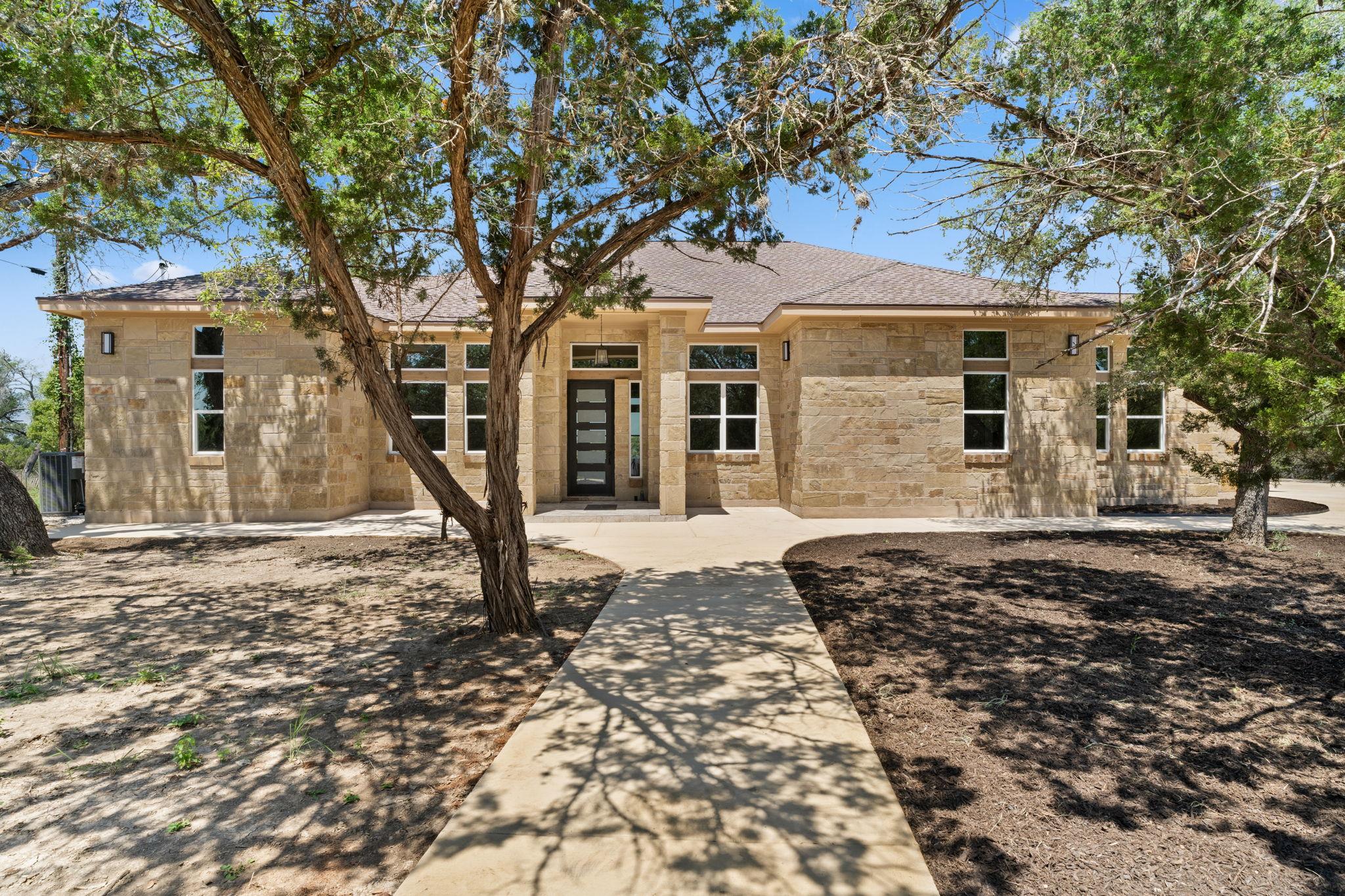 1424 Cattail Dr — photo 1