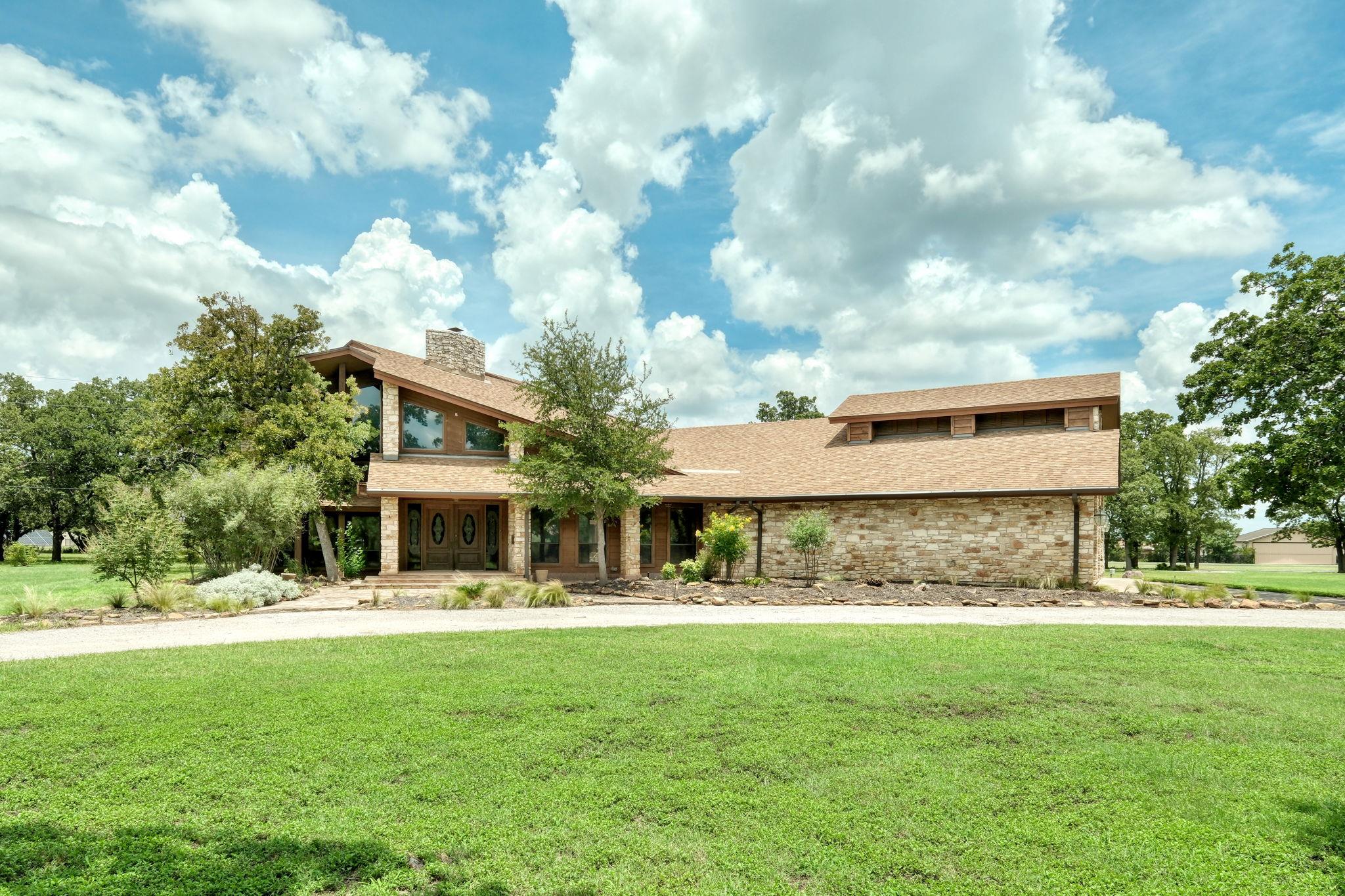 700 Breakaway Rd — photo 1