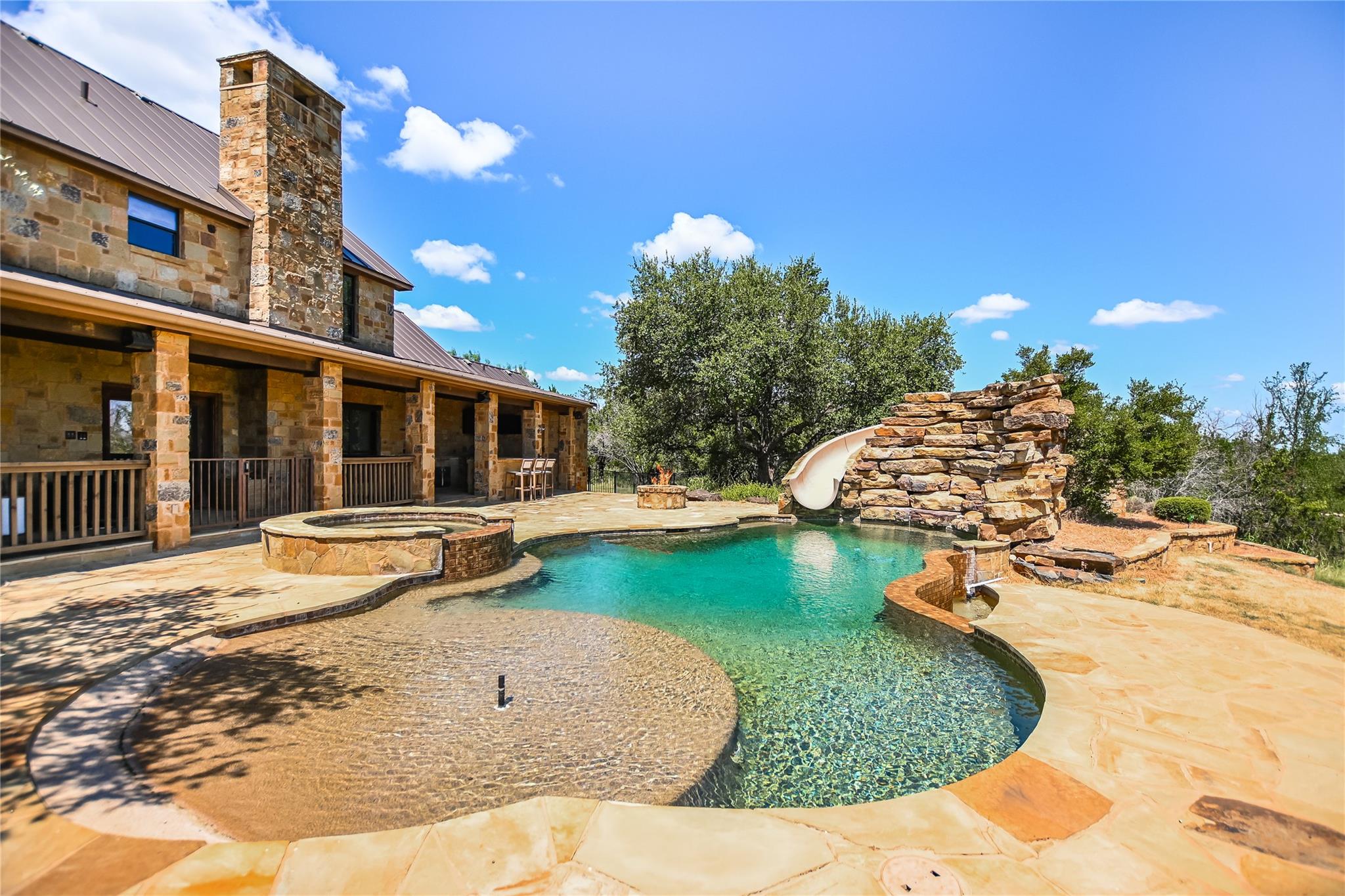 104 The Hills Ln — photo 1