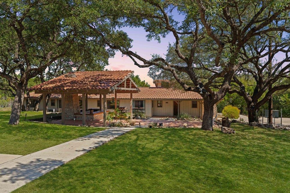 789 Barbara Dr — photo 1
