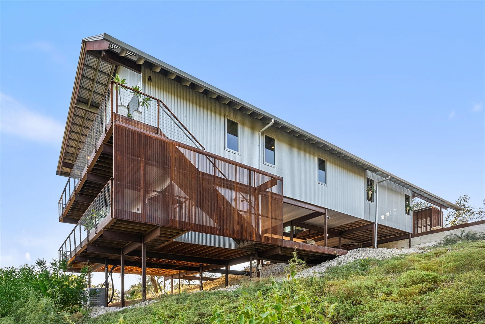 2037 Wolf Creek Ranch Rd — photo 1