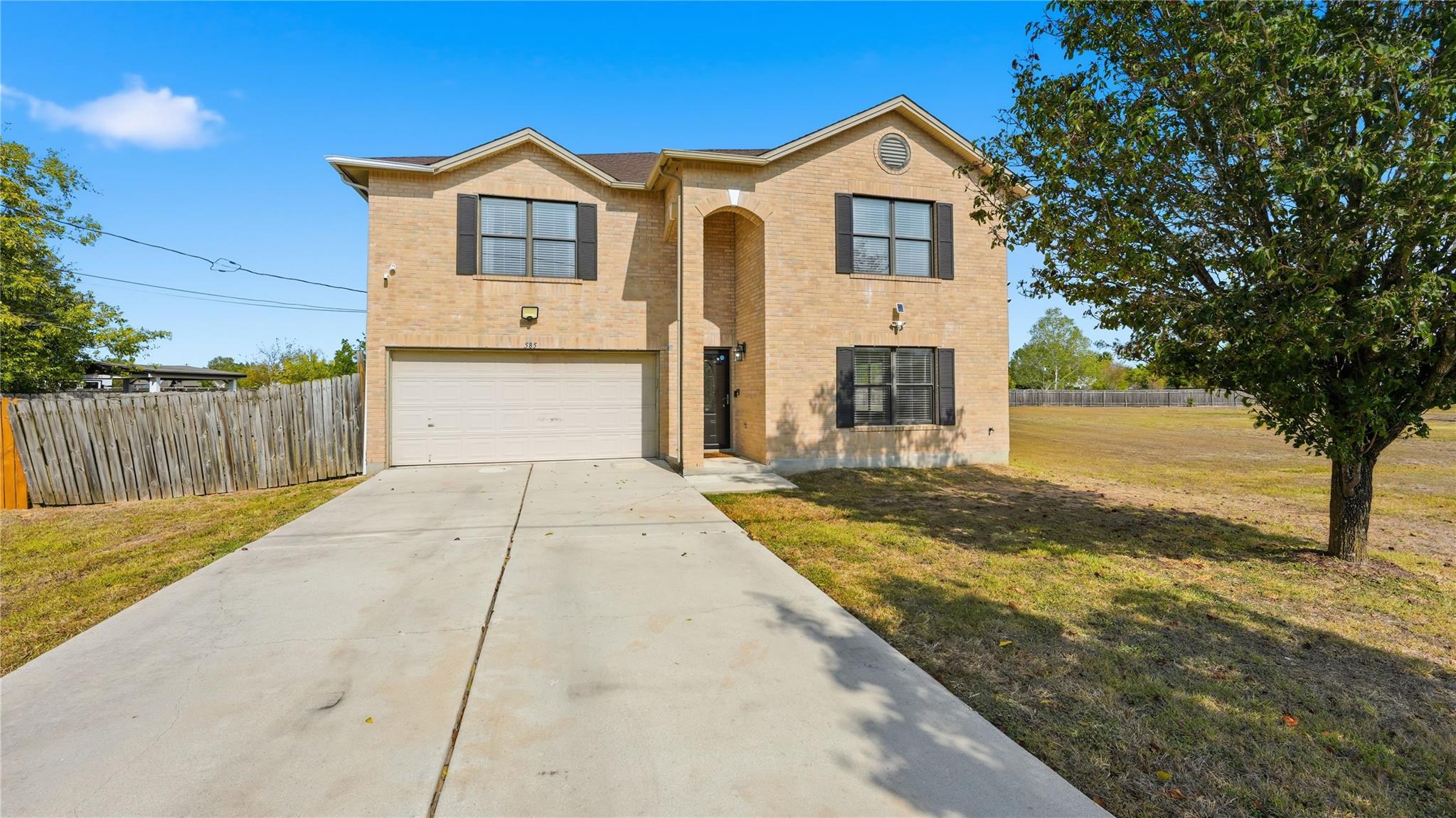 585 Siebert Dr — photo 1