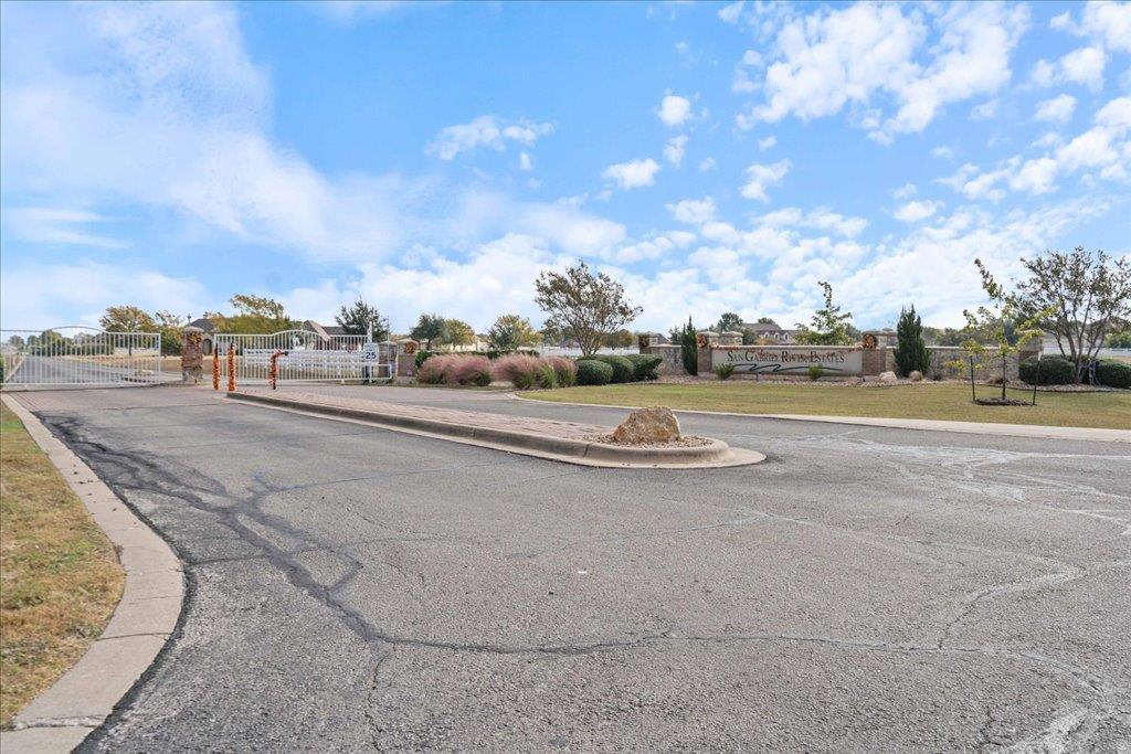 210 Stephanie Cv — photo 1