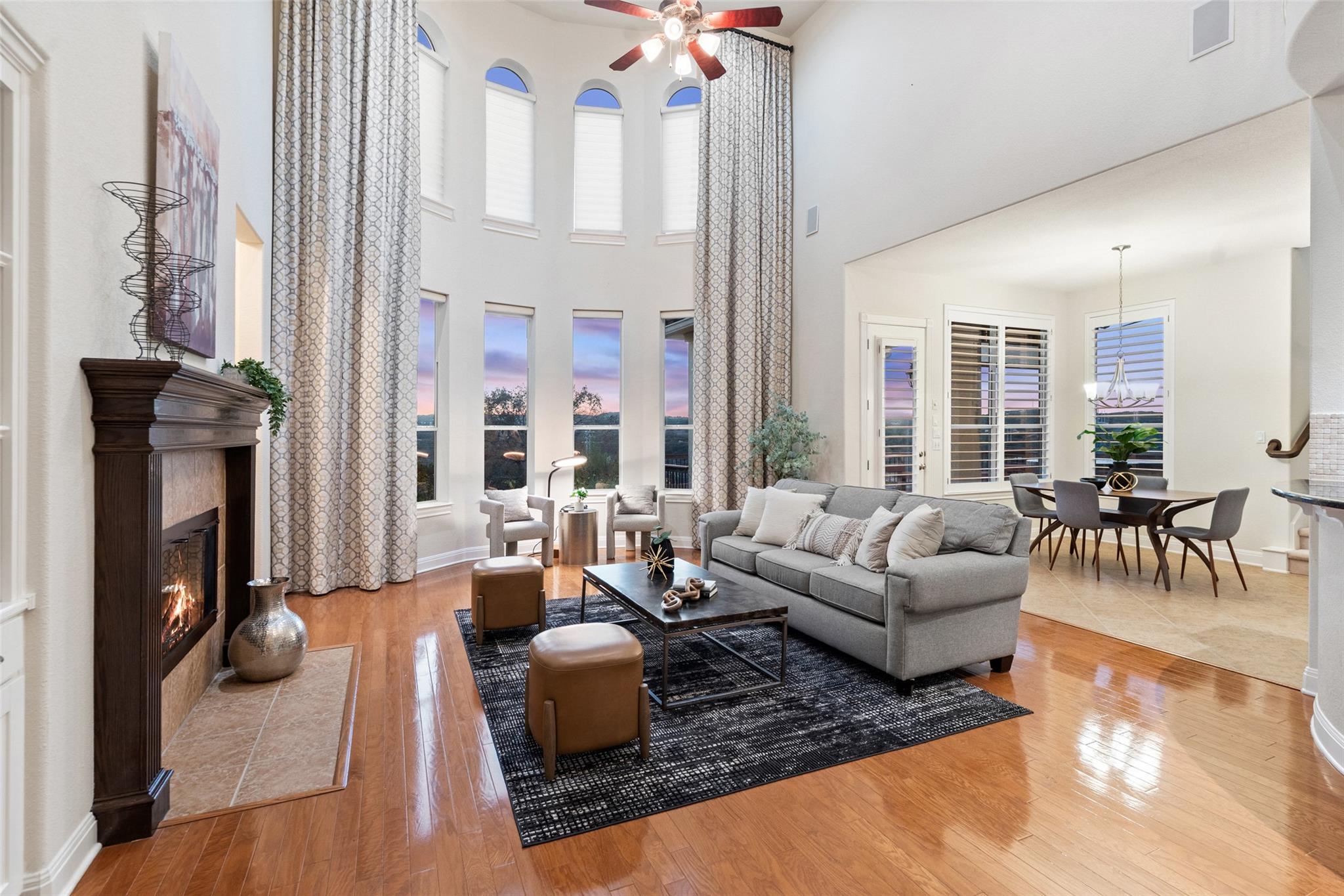 2906 Lakehurst Rd — photo 1