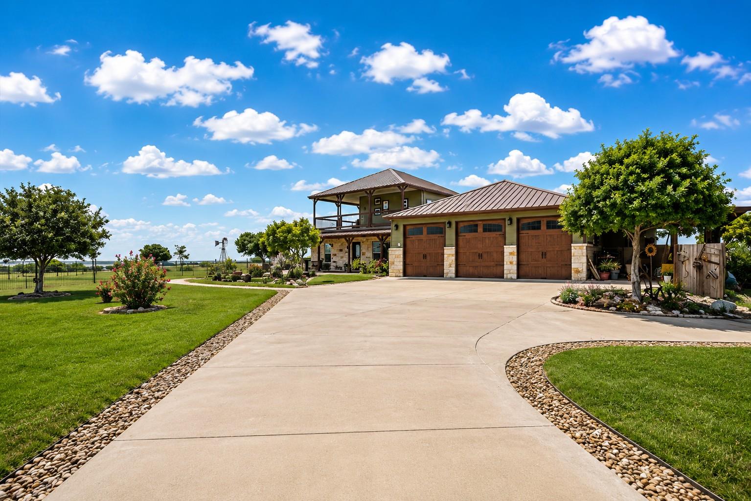 623 Nakishwana Cir — photo 1