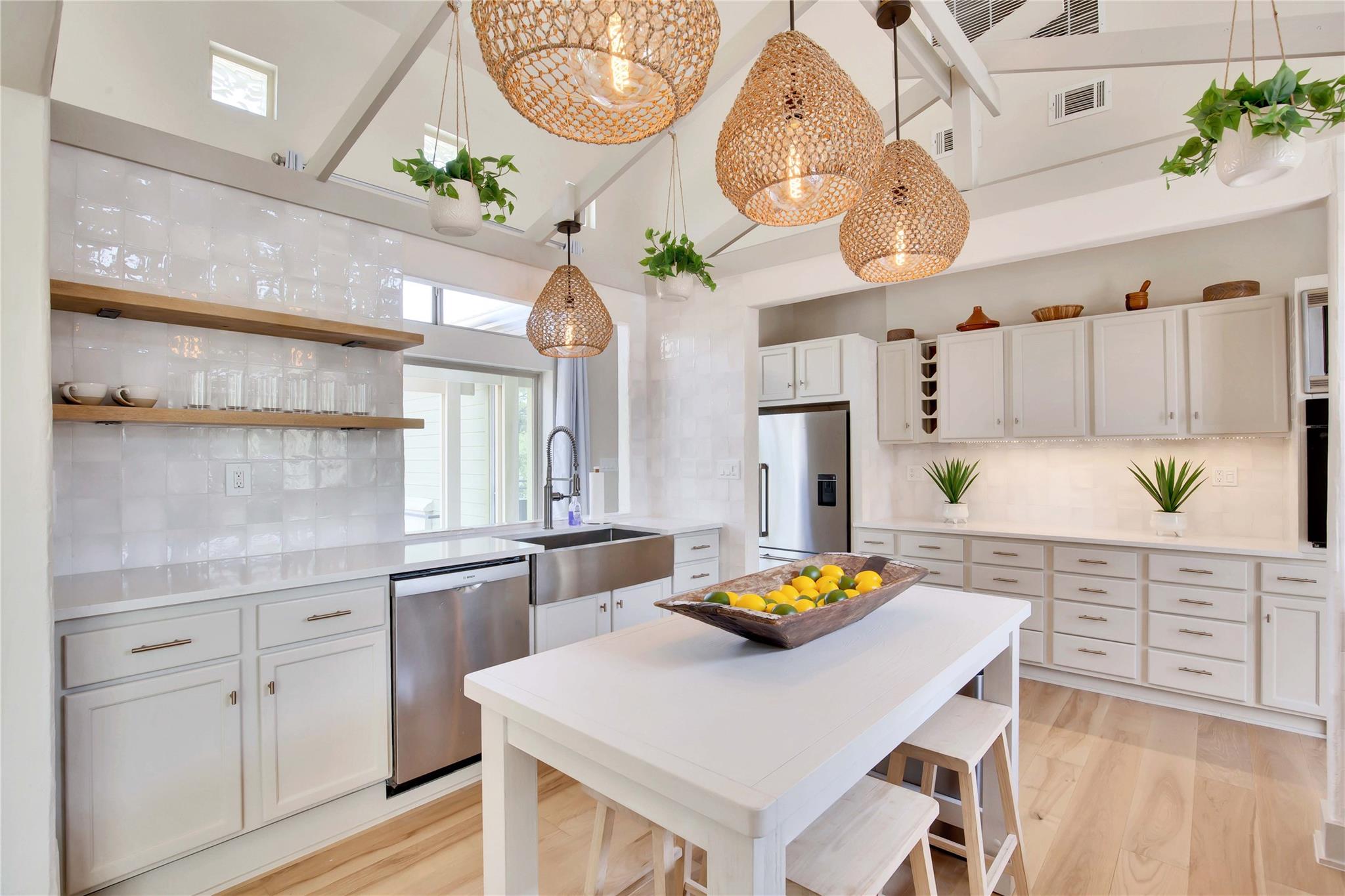 609 S Creekwood Dr — photo 1