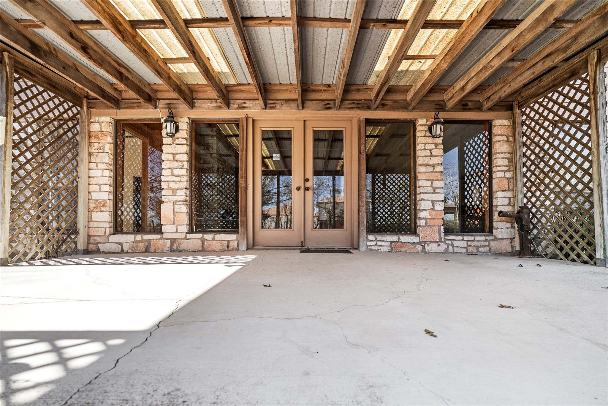 12914 Pfluger Berkman Rd — photo 1