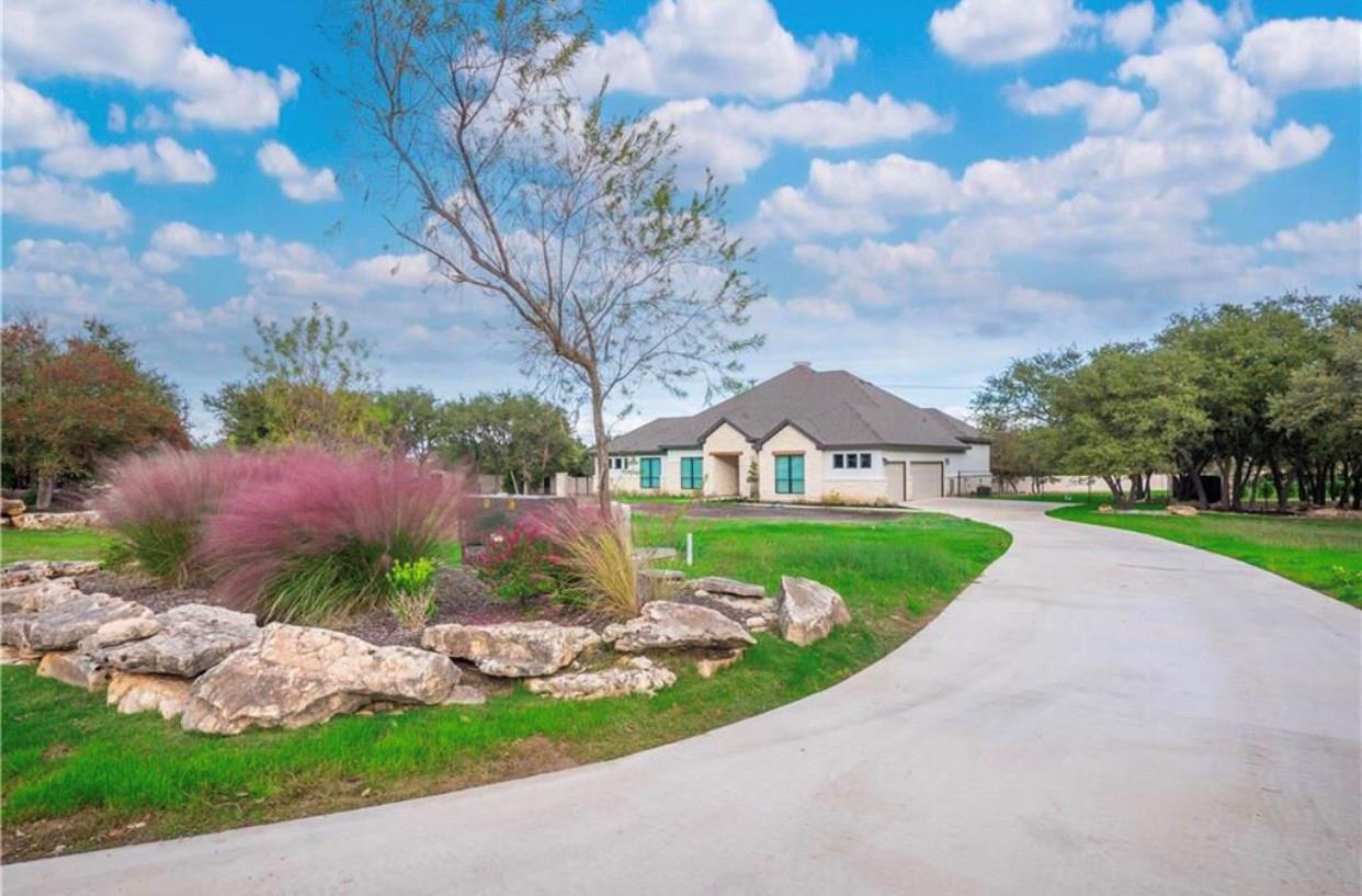 101 Gabriel Woods Dr — photo 1