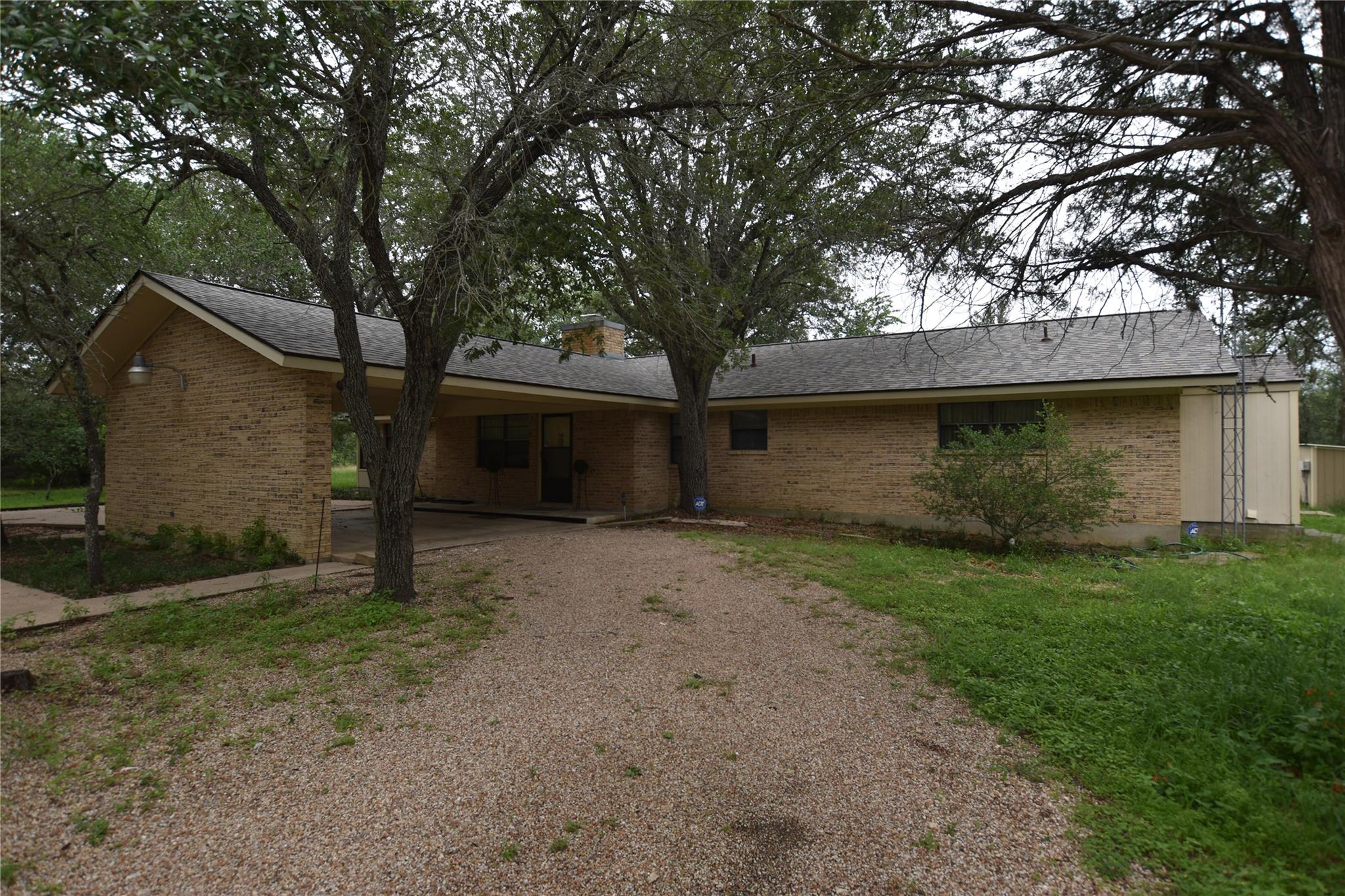 687 Fm 812 Rd — photo 1