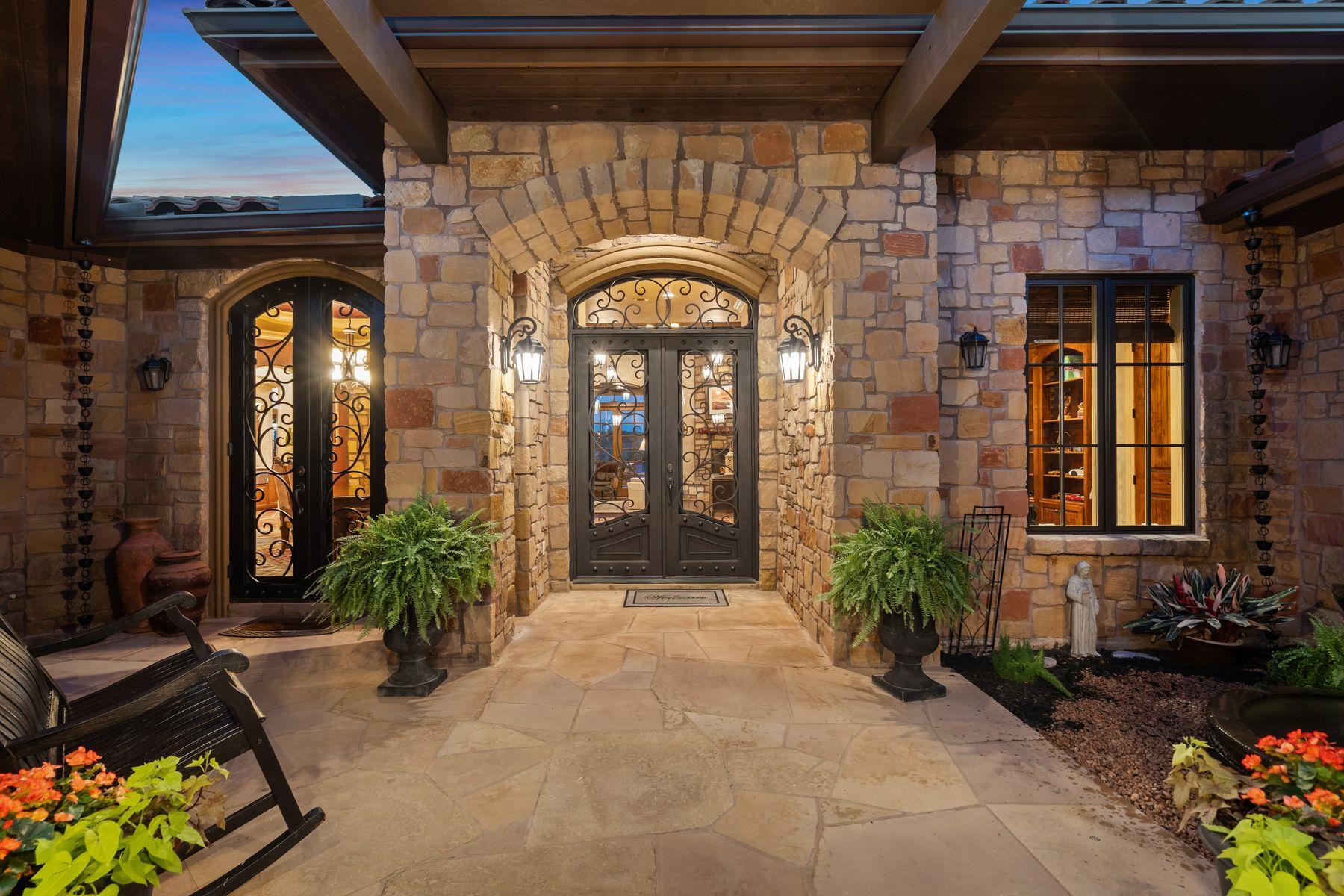 481 Chimney Cove Dr — photo 1