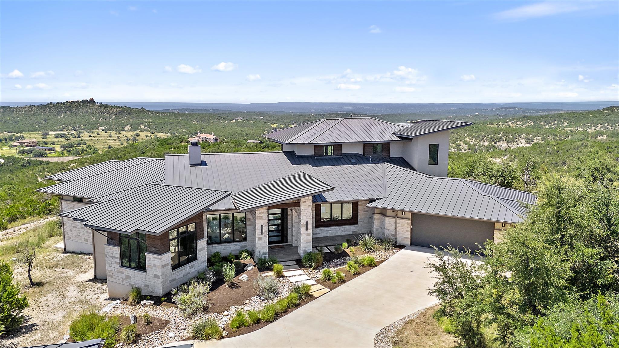 416 Julieanne Cv — photo 1