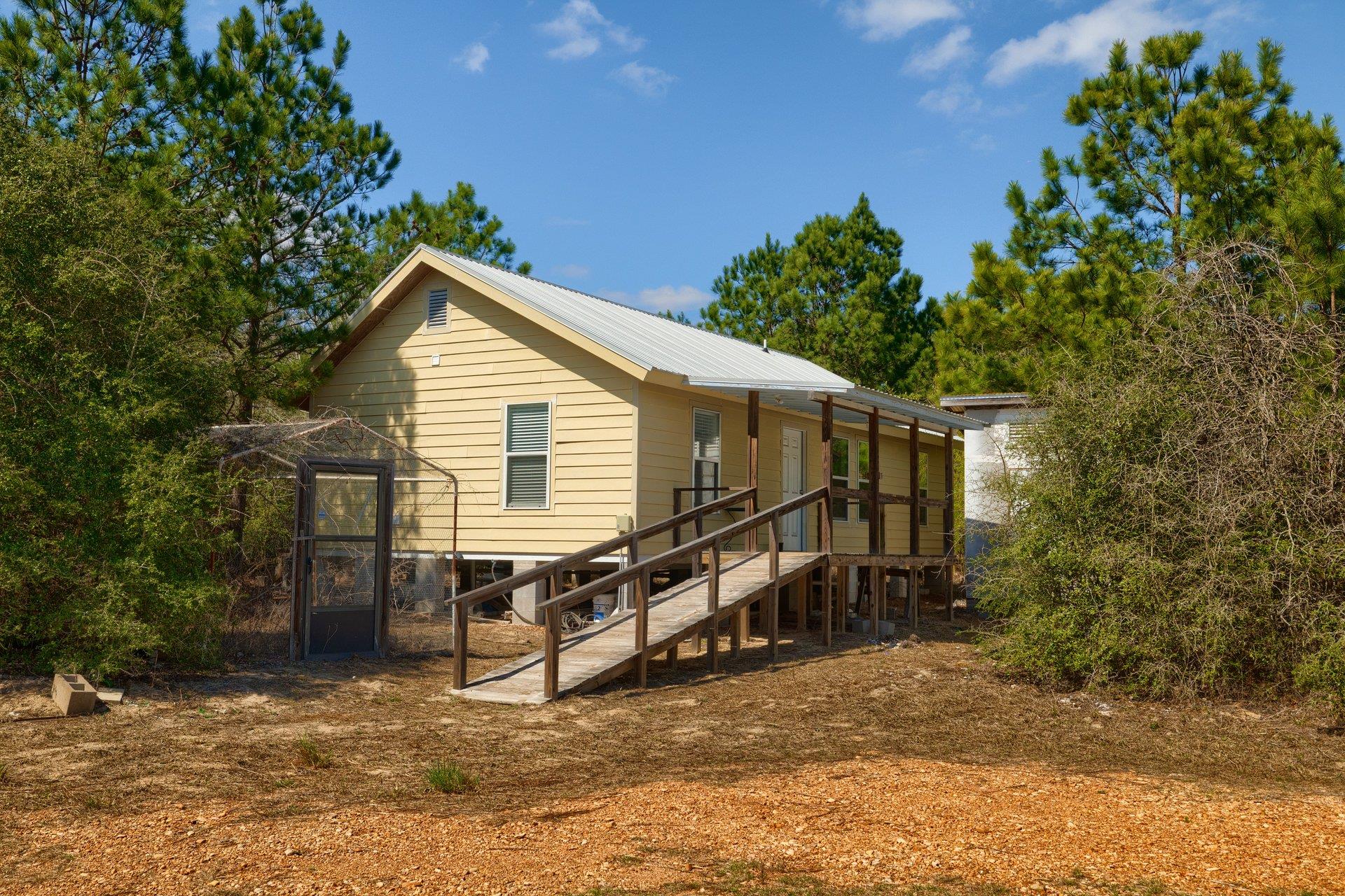270 Kelley Rd W — photo 1