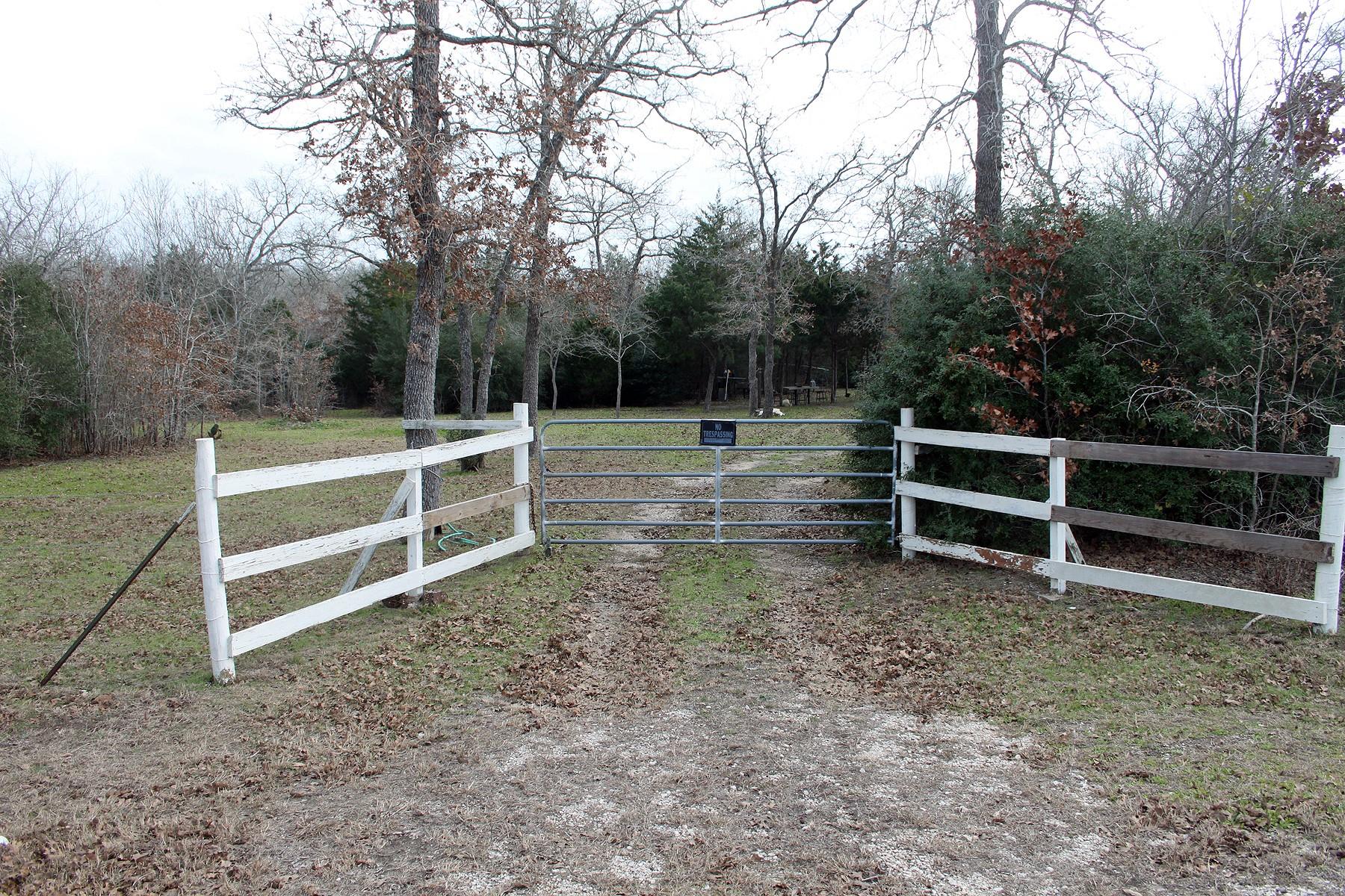 8729 E Fm 20 Hwy — photo 1