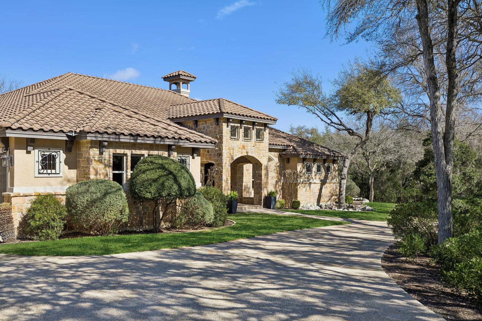 358 Mariposa Loop — photo 1