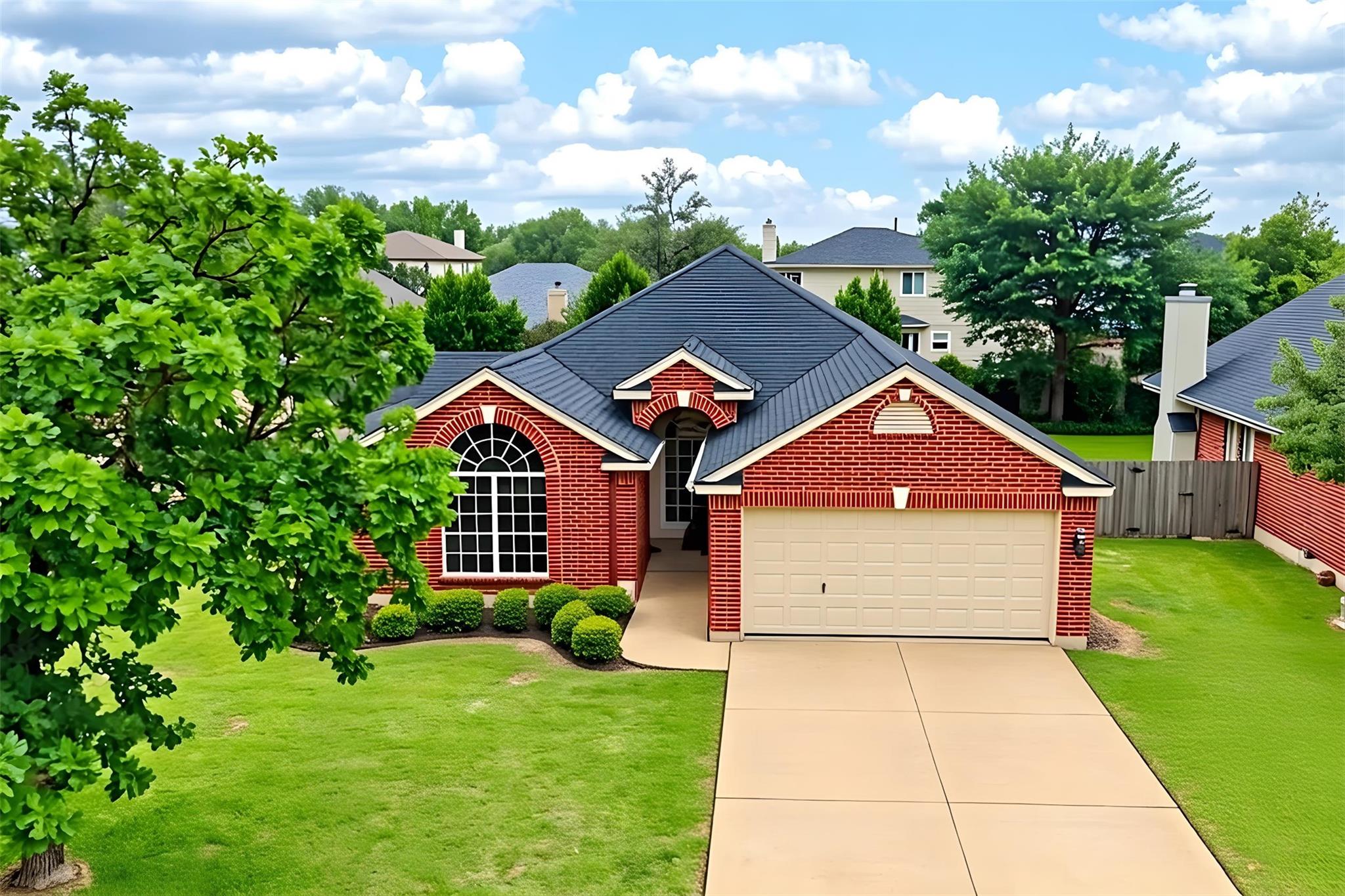 2218  Macaw Dr