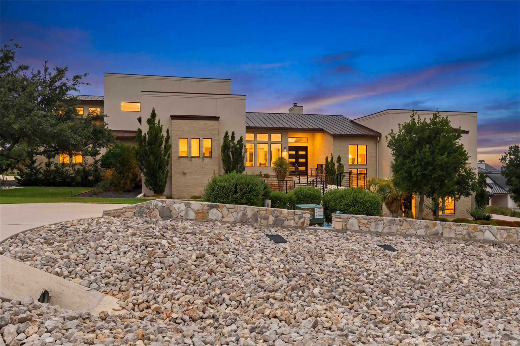 5913 Verden Rdg — photo 1