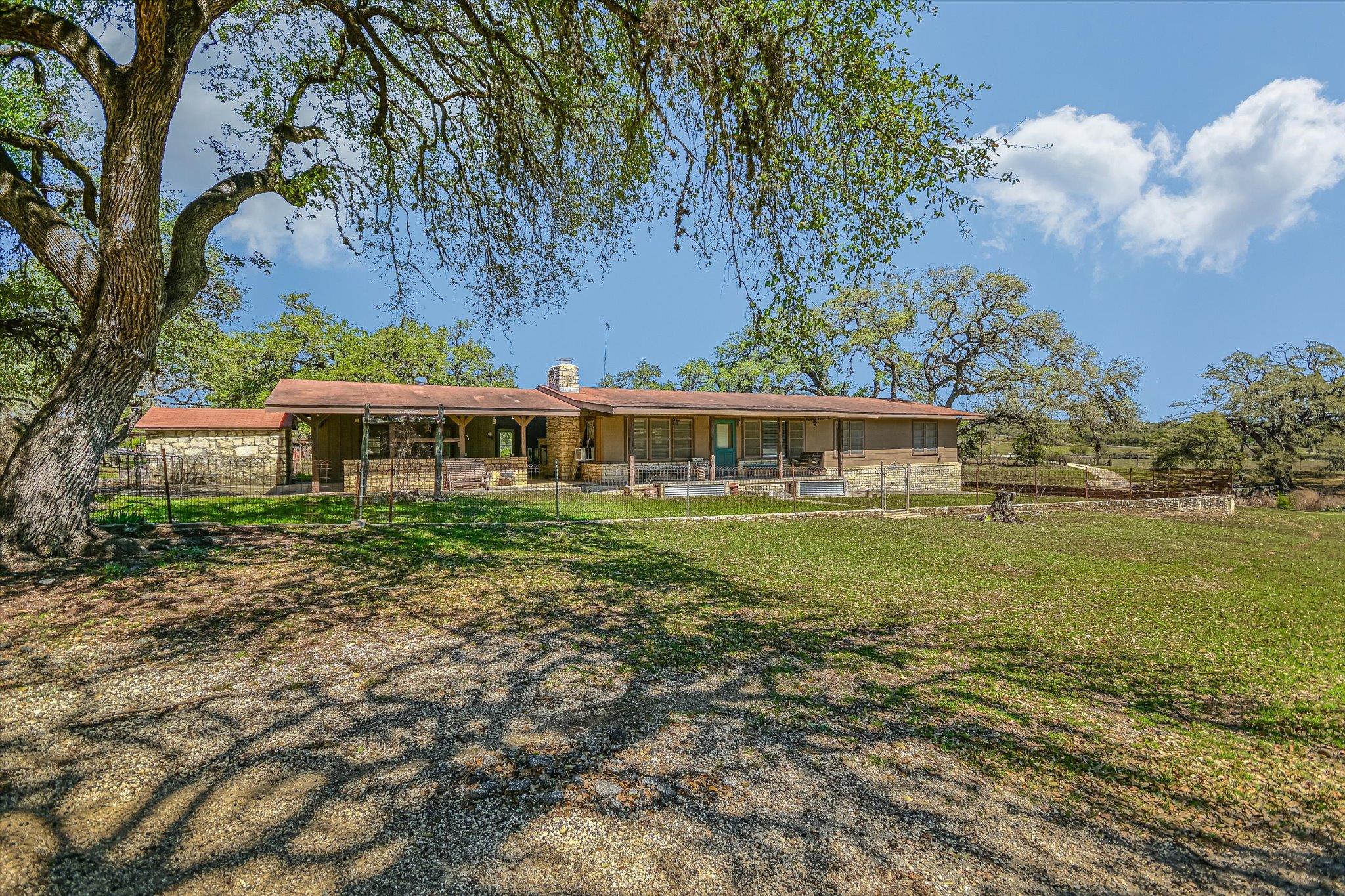 5421 PURGATORY Rd — photo 1