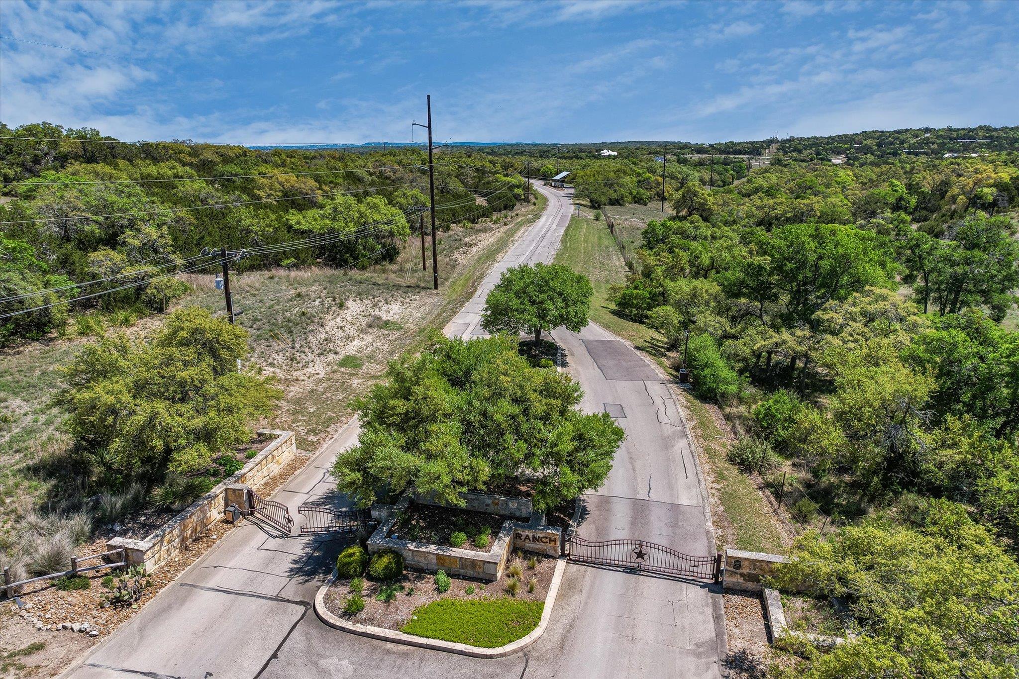 1022 Broken Spoke None — photo 1