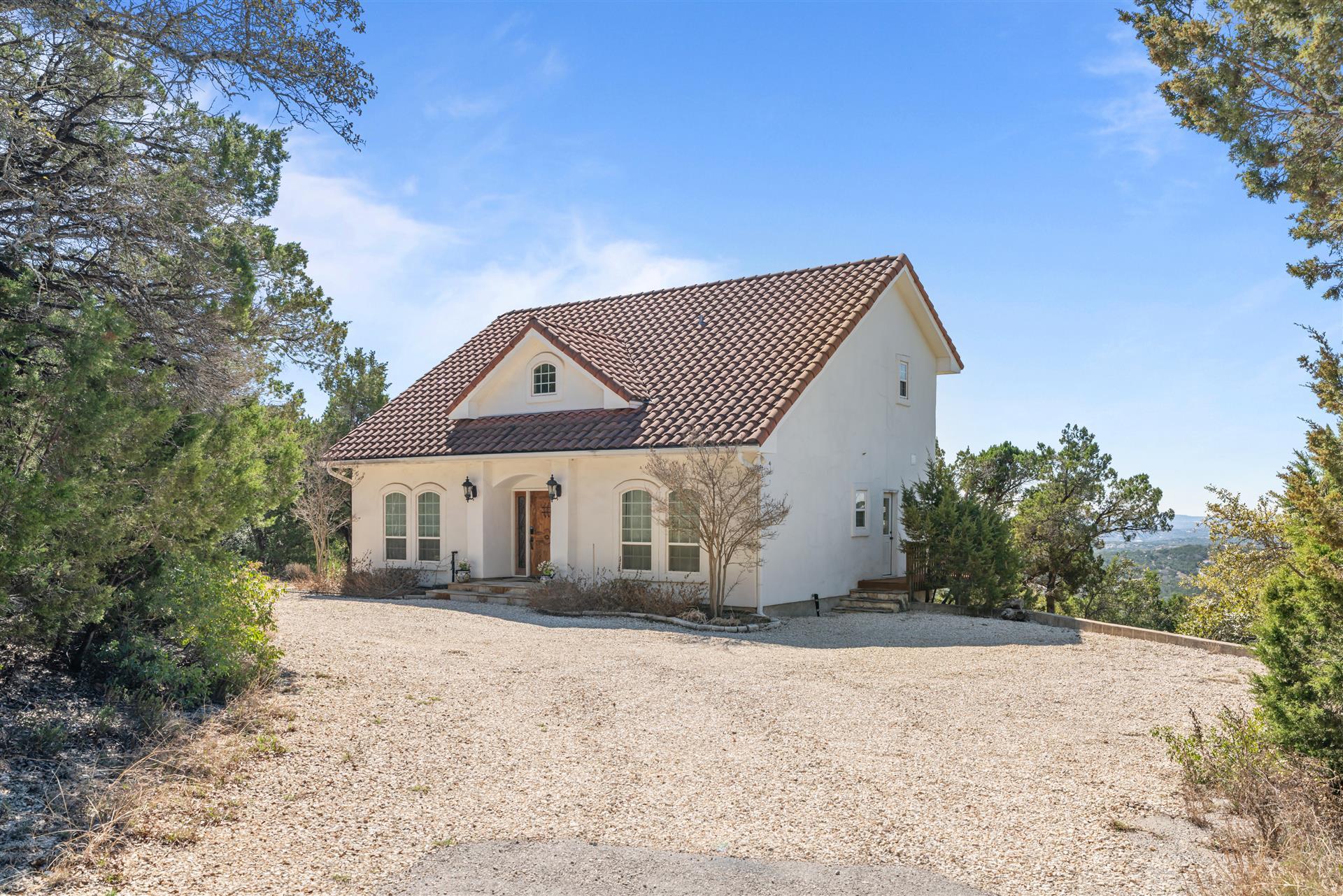 8101 Breeze Way — photo 1