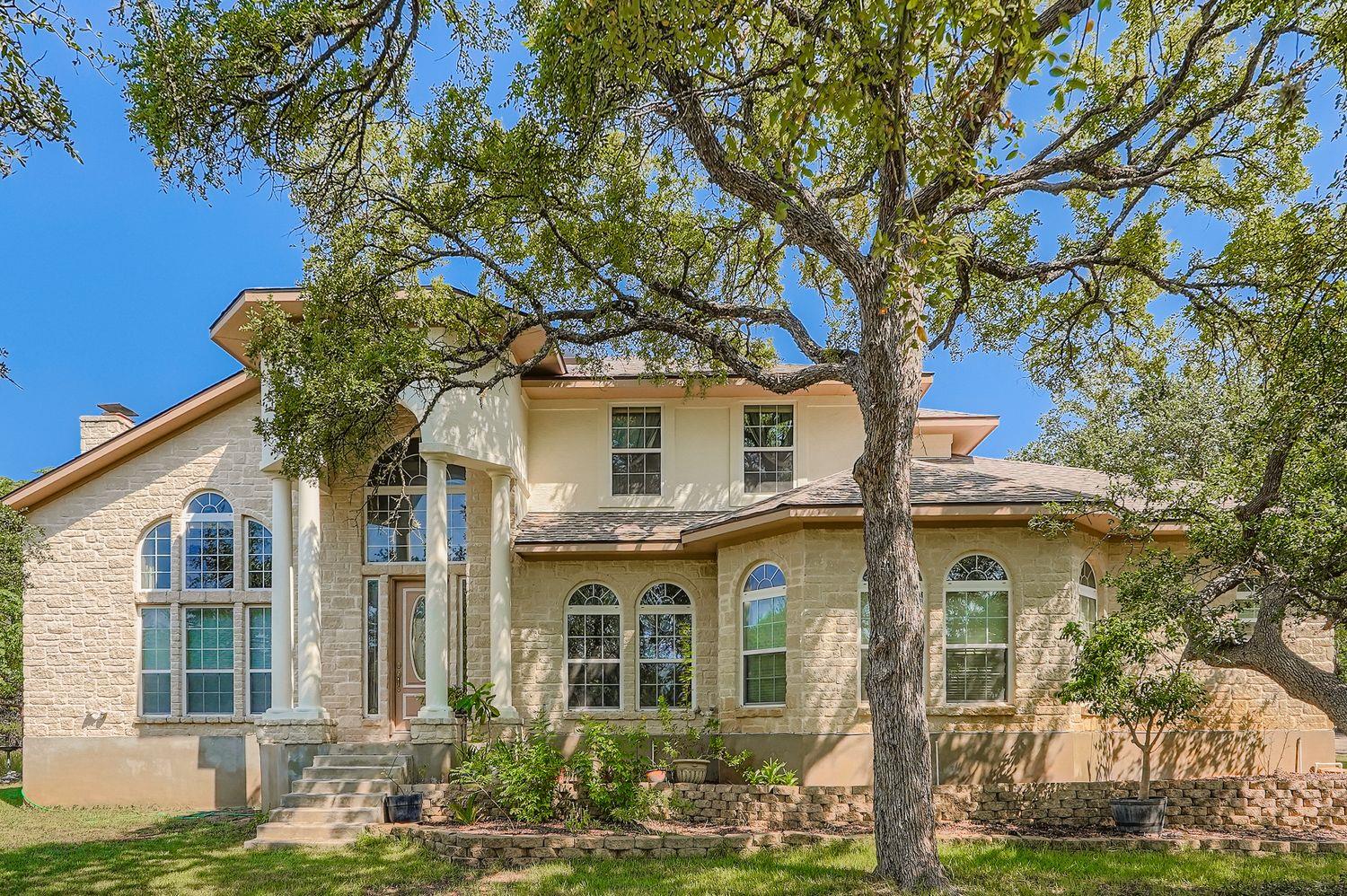 900 Wayside Dr — photo 1