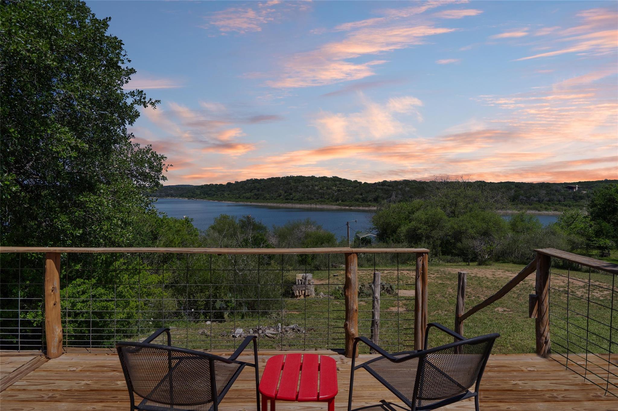 117 Lake View Dr — photo 1