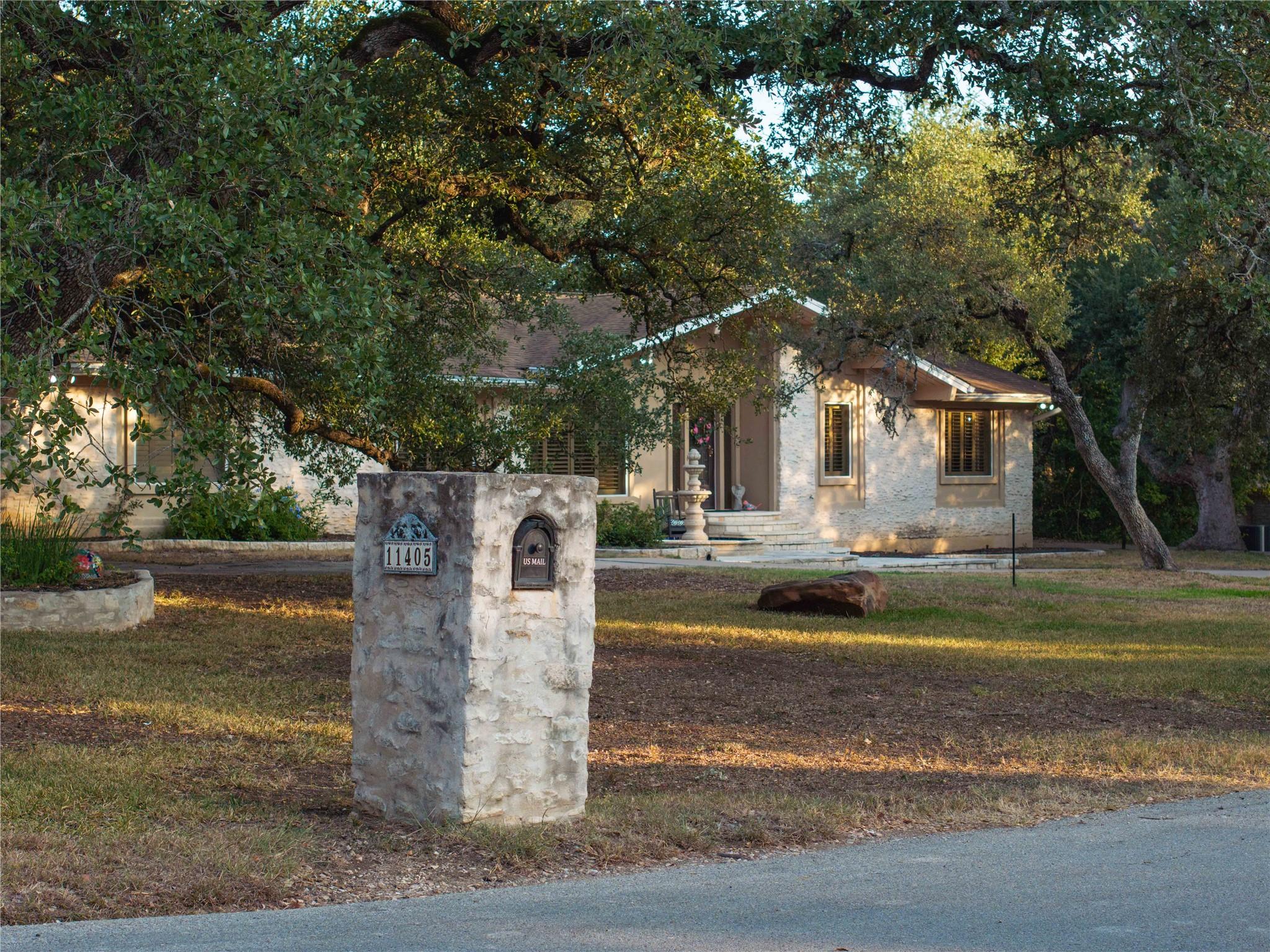 11405 Antler Ln — photo 1