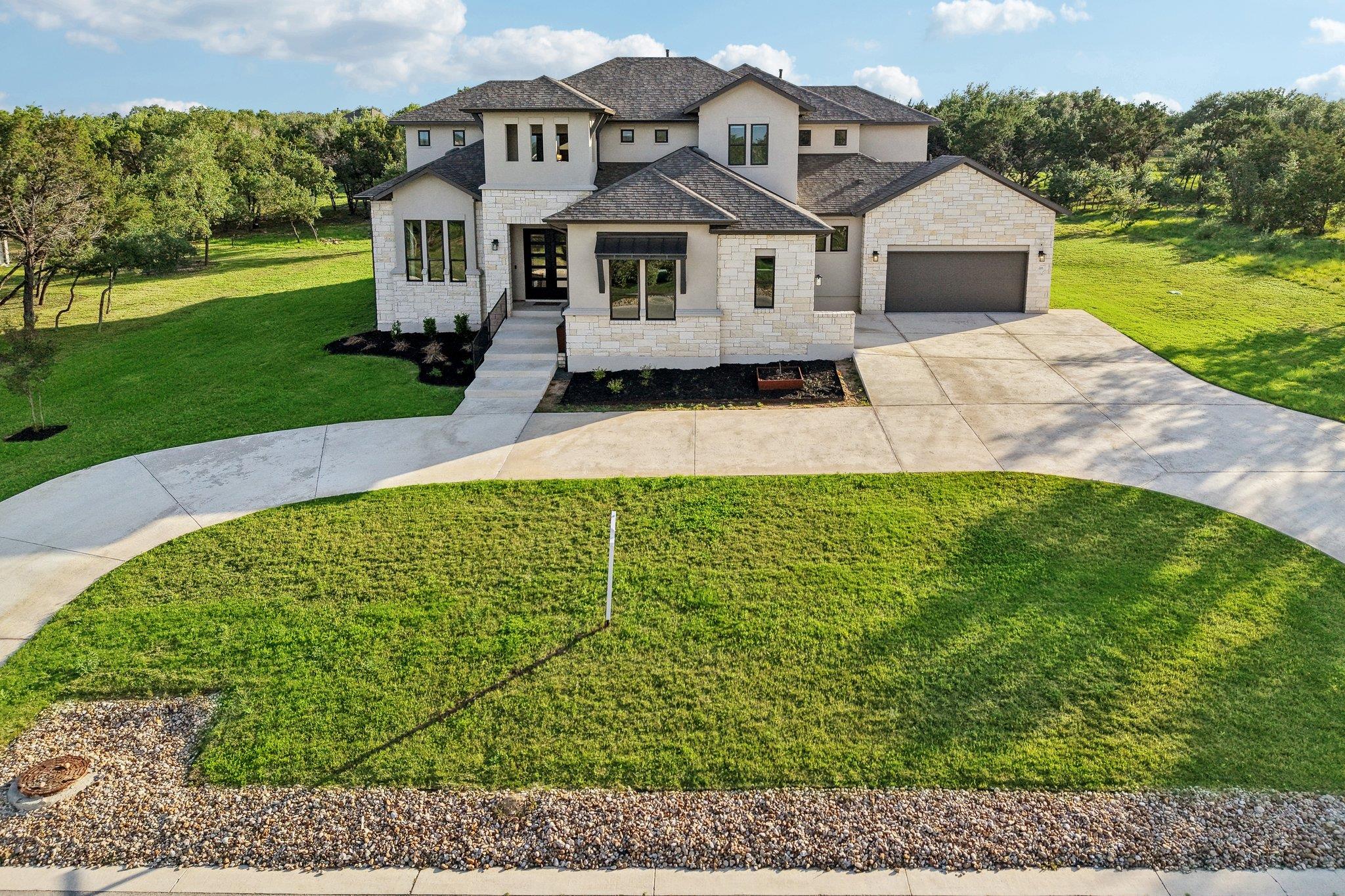 216 Spence Ln — photo 1