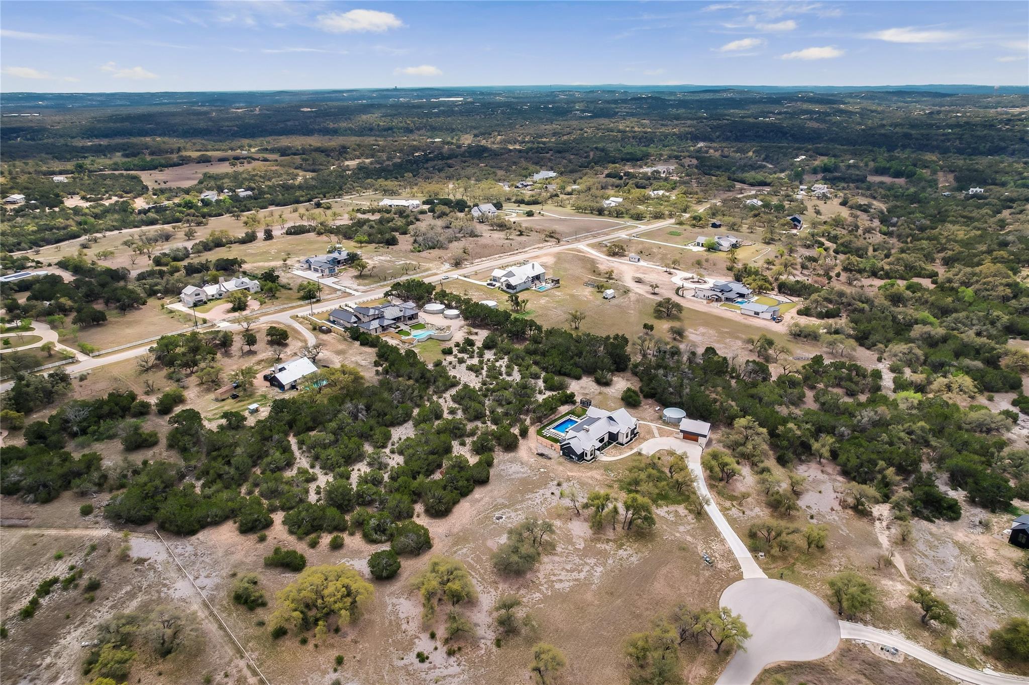 285 Calvary Cv — photo 1
