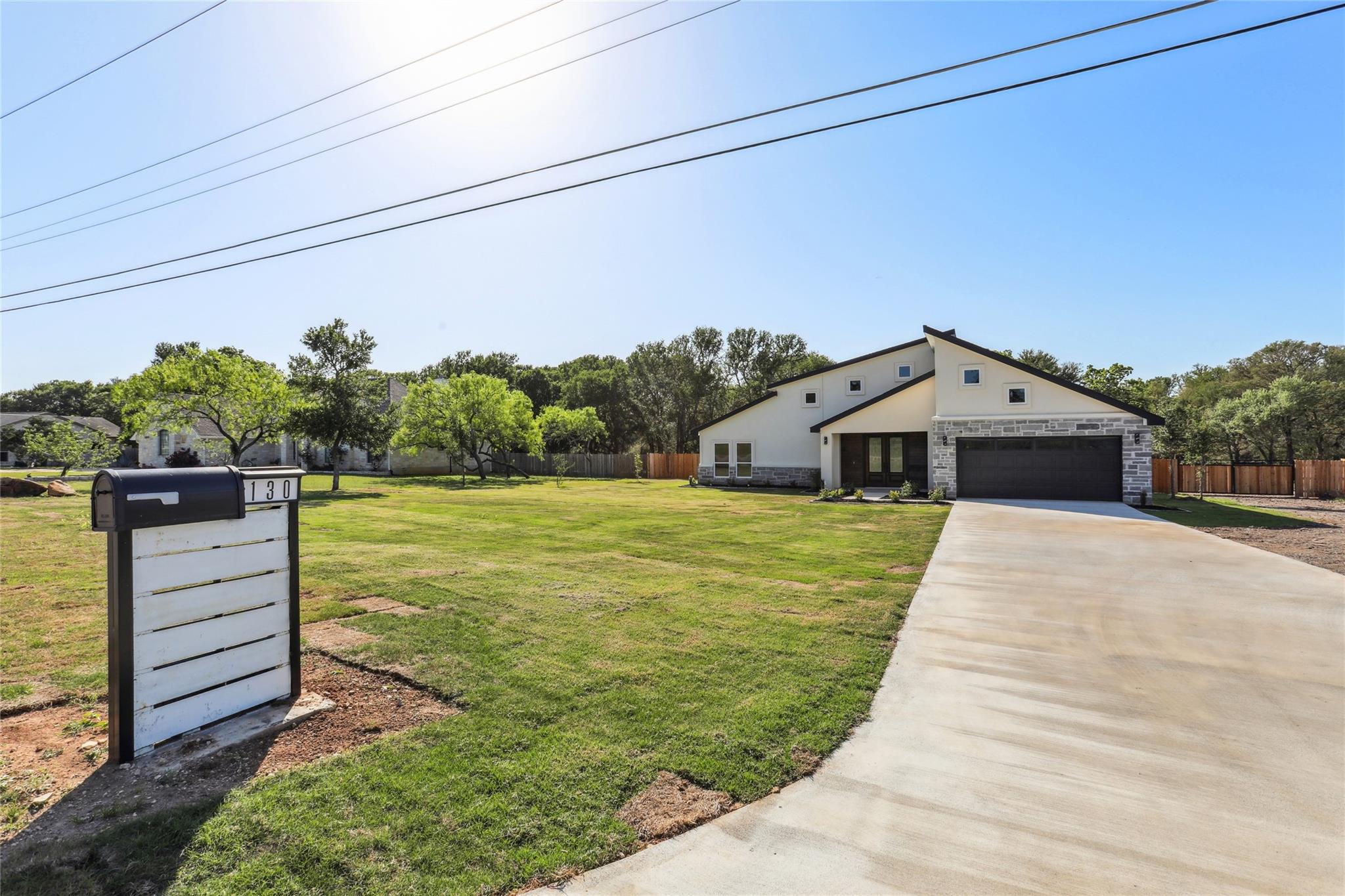 130 Creekwood Trl — photo 1