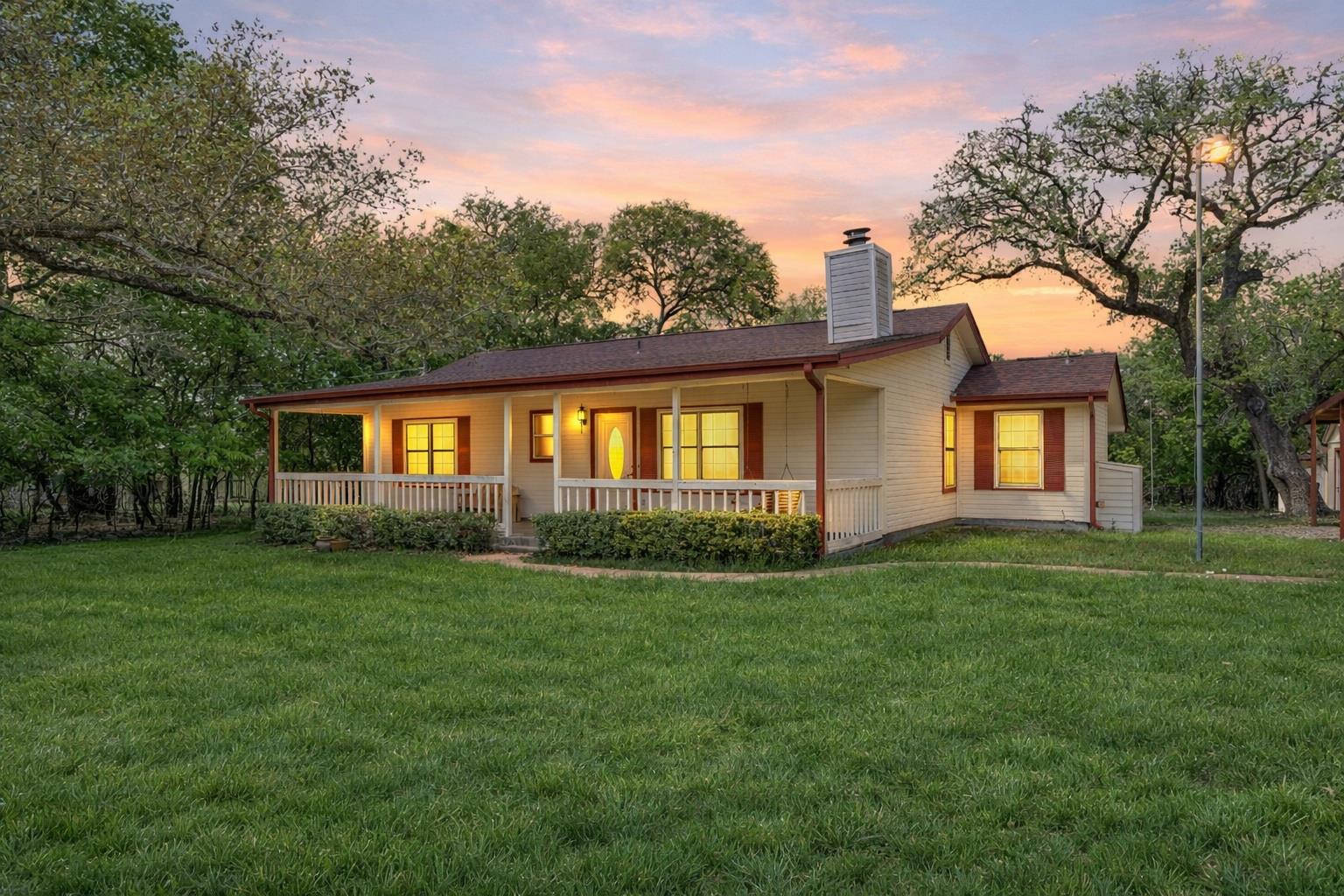 10706 Creek View Dr — photo 1