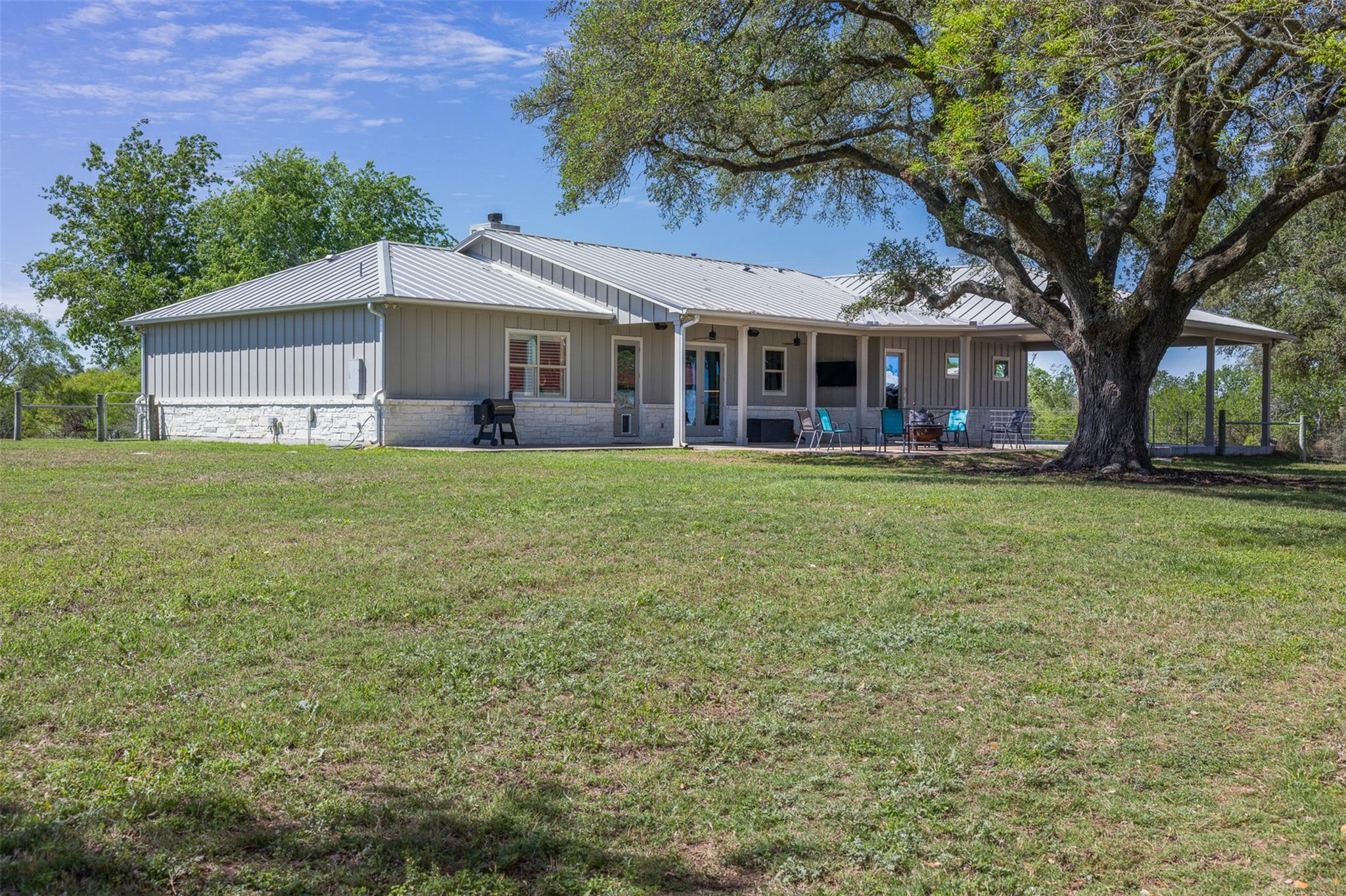 2345 Frank Rd — photo 1