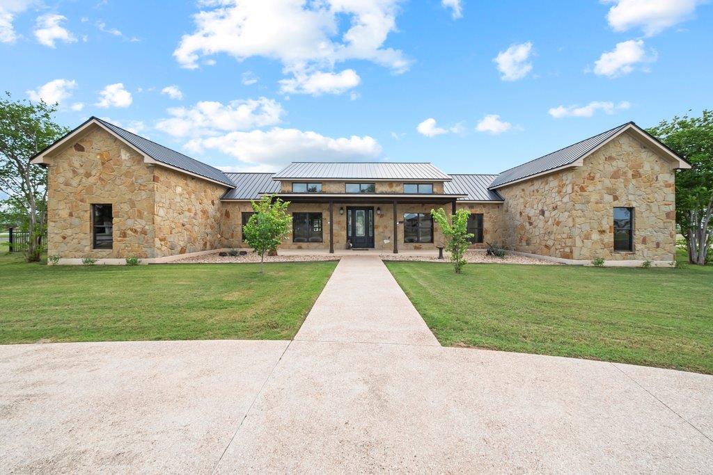 115  Lakeside Cv