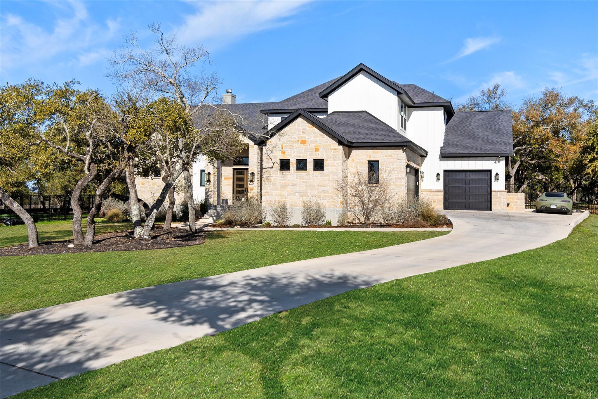316 Stockman Dr — photo 1