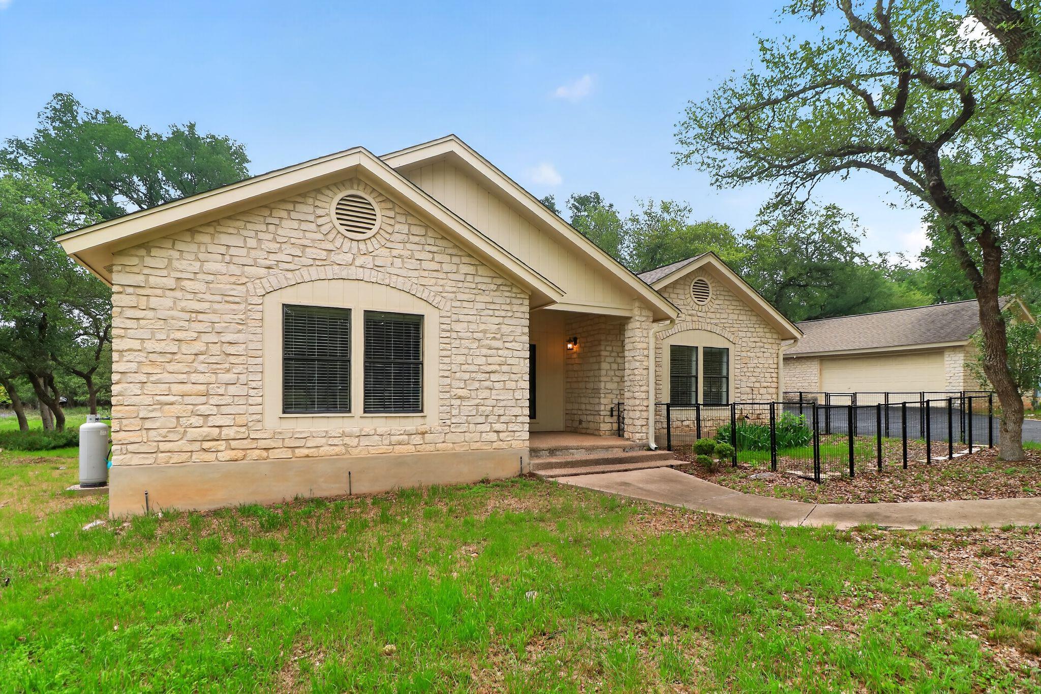 128 Mockingbird Ln — photo 1