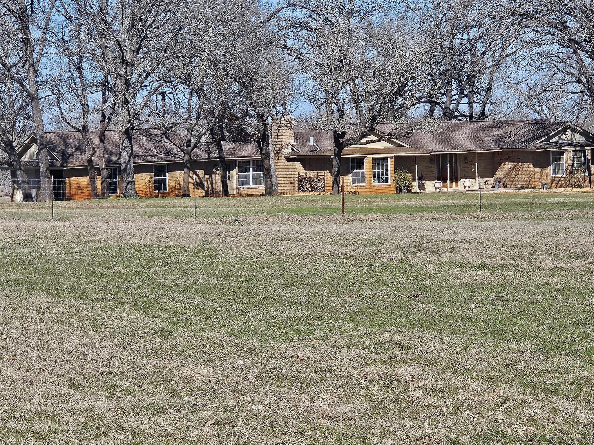 913 CR 237 None — photo 1