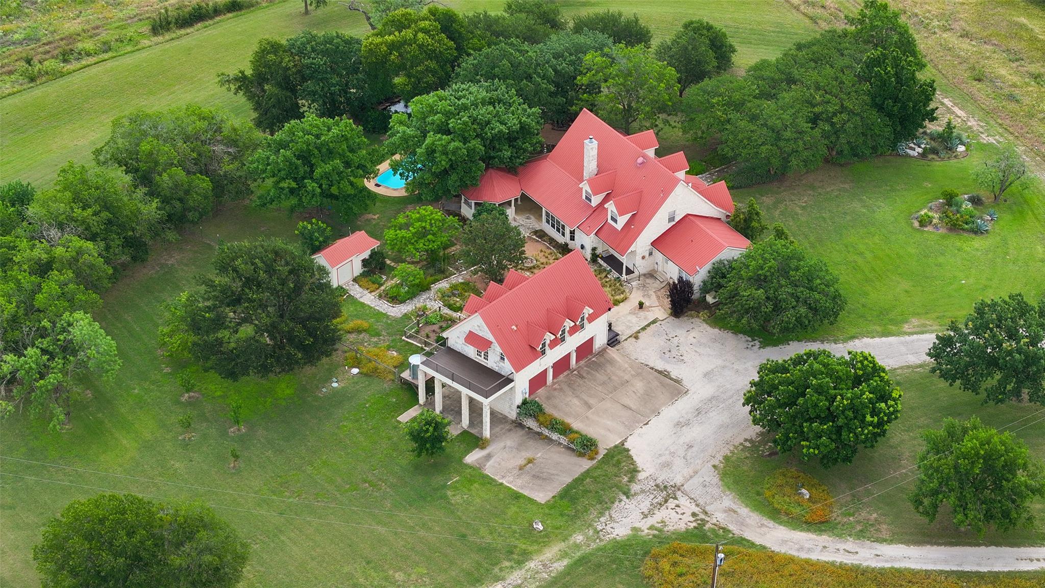 351 Laurel Crk — photo 1