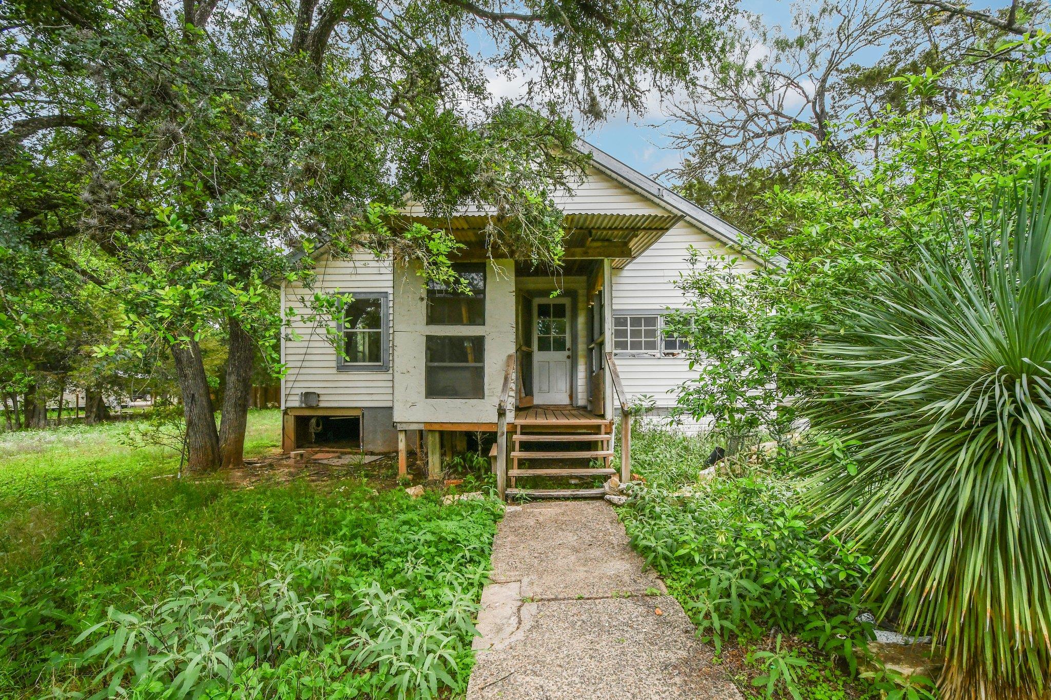 116 Hart Ln — photo 1