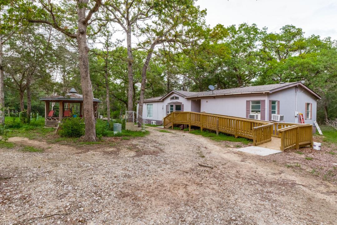 319 Green Oaks Dr — photo 1