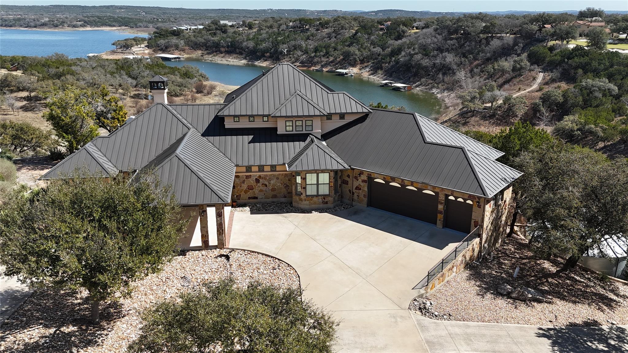 128 Carol Cv — photo 1