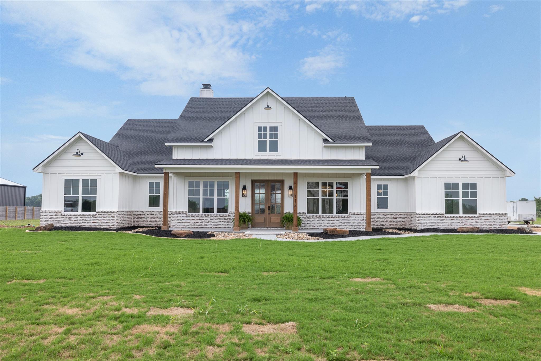 112 Court Side Dr — photo 1