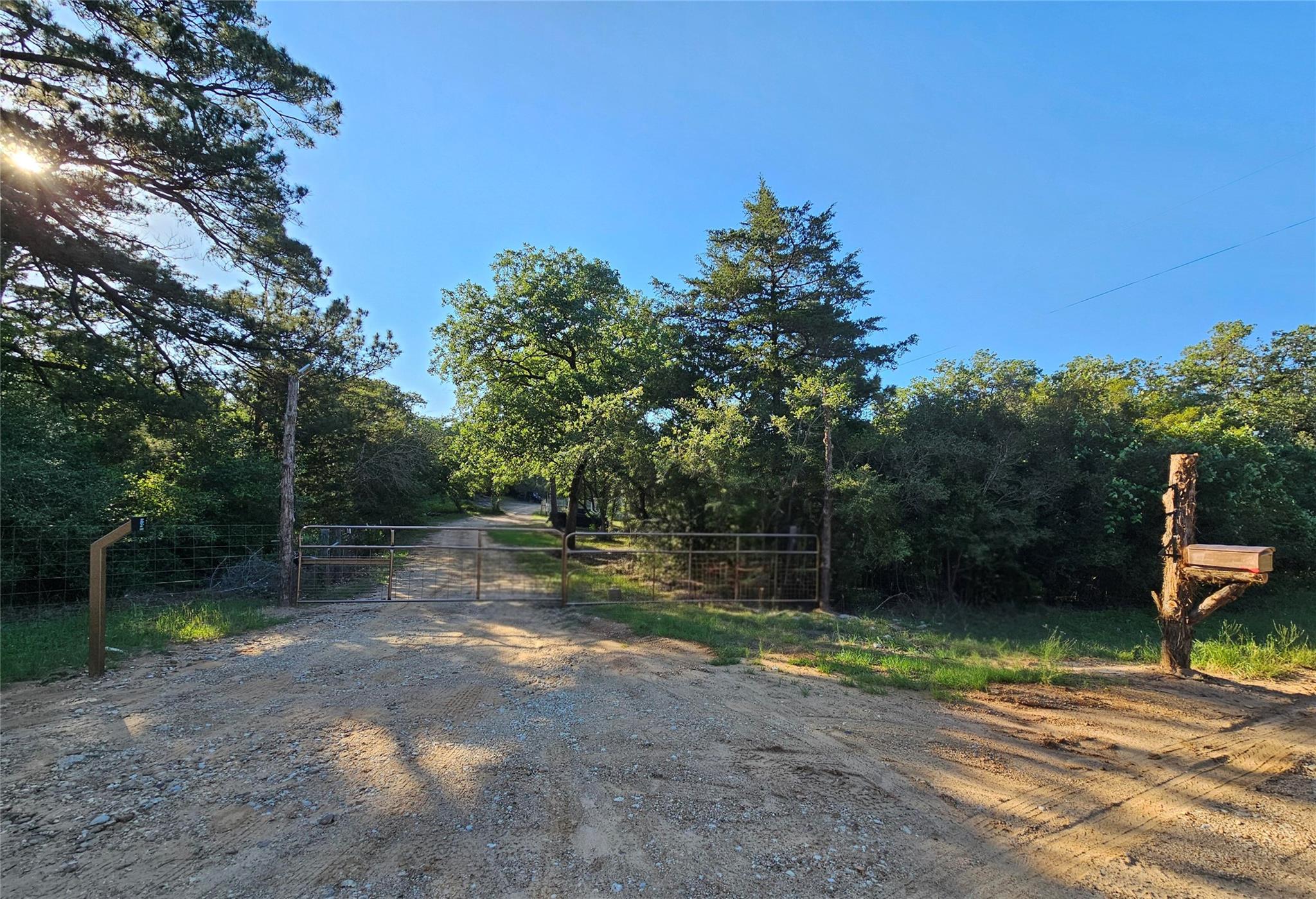 114 Fealy Rd — photo 1