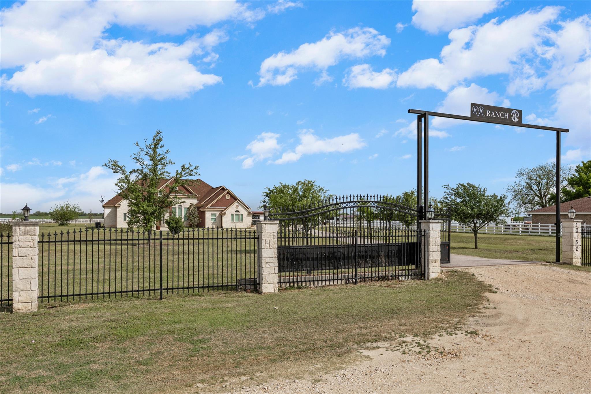 1050 Fm 619 Rd — photo 1