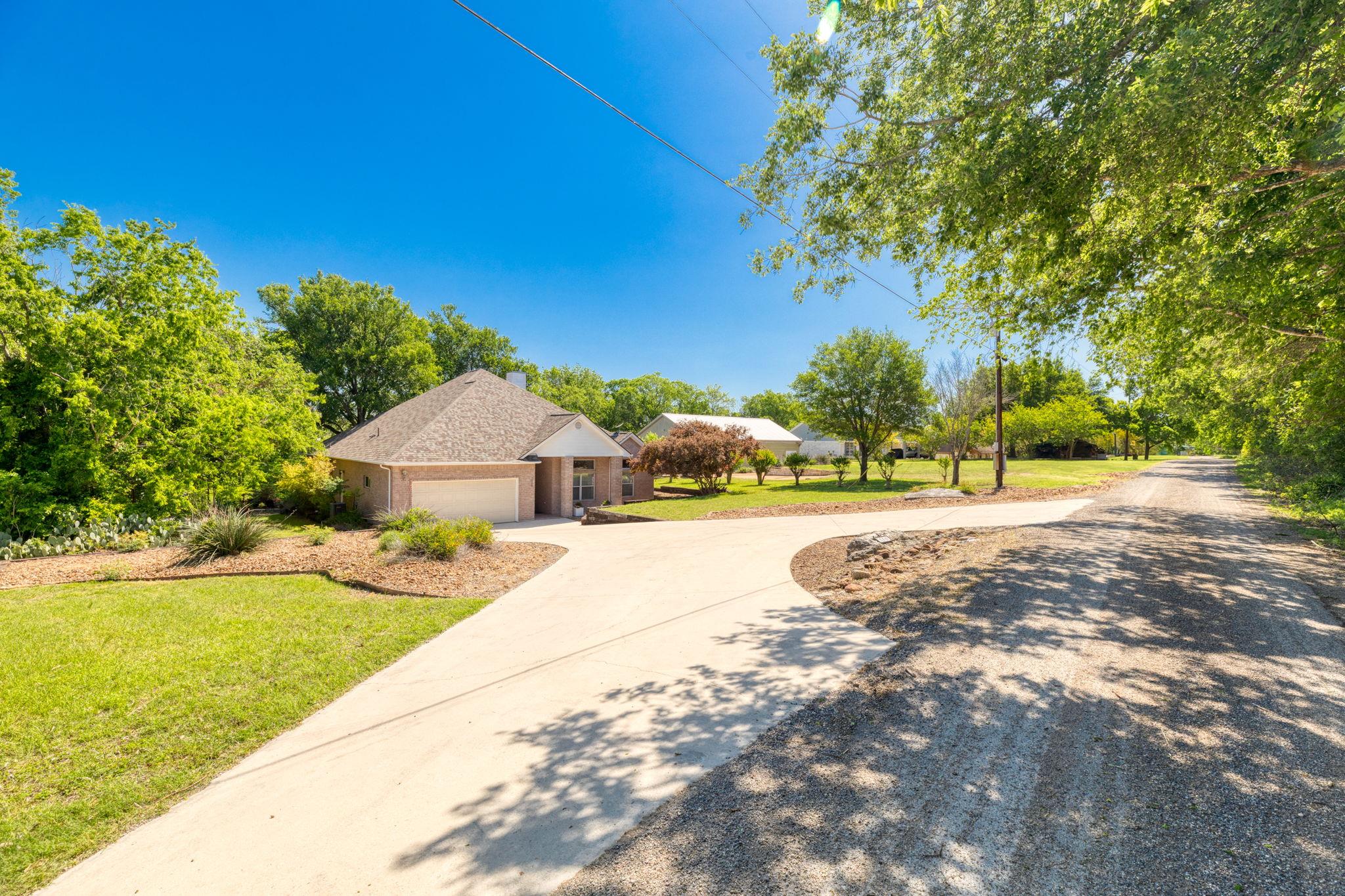 326  Red Bird Ln