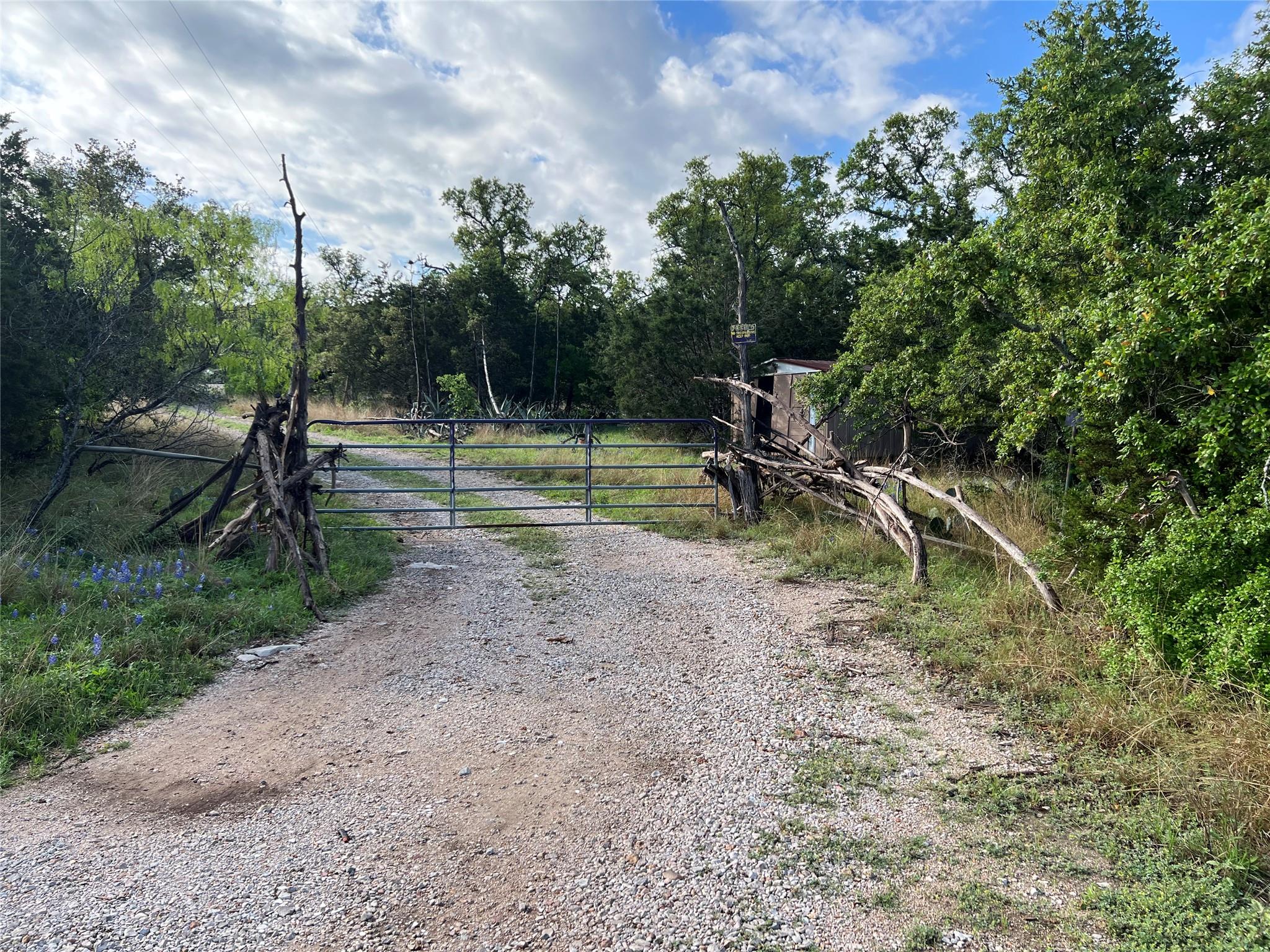 220  Rocky Rd