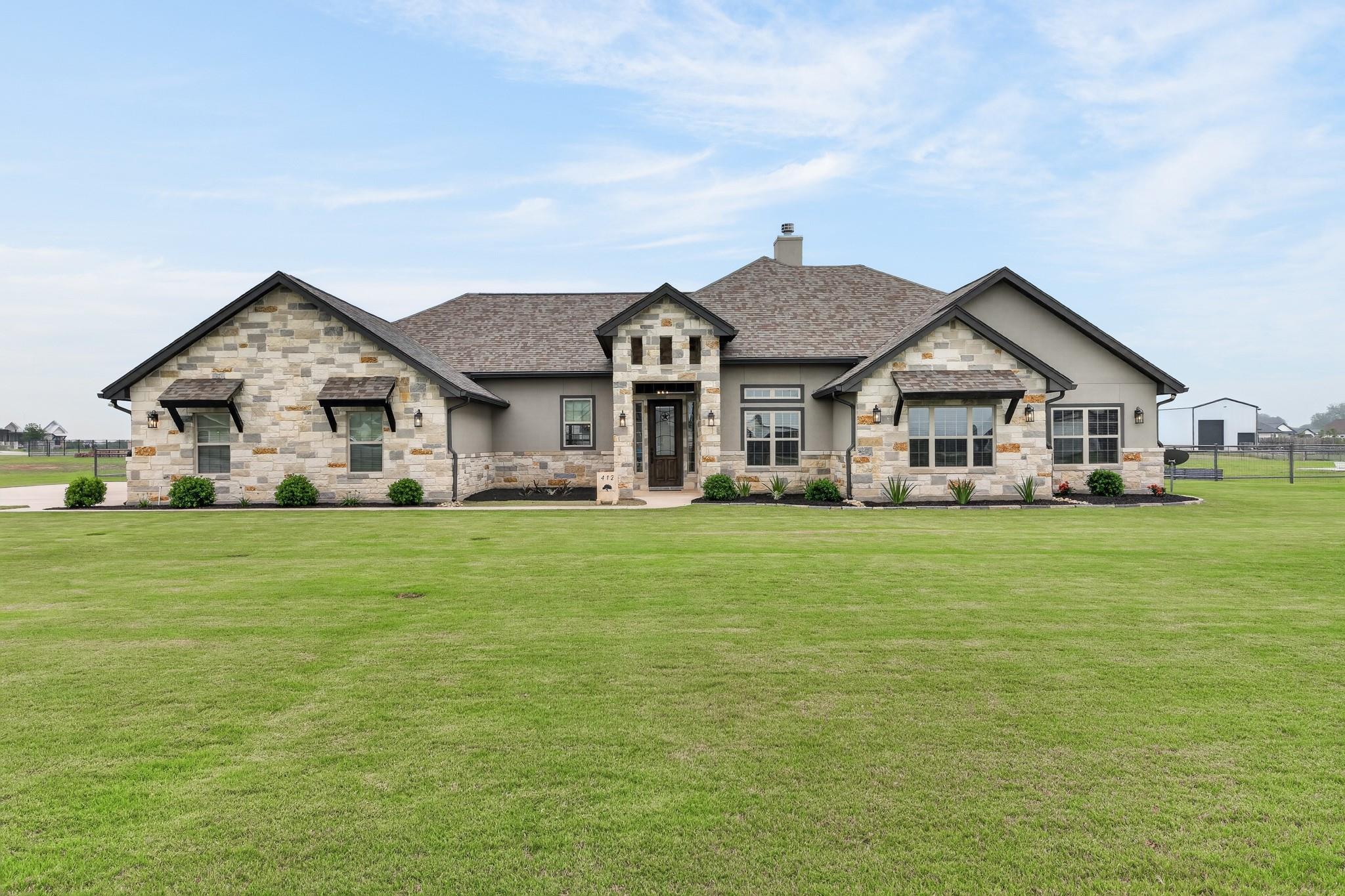 412  Farmstead Dr