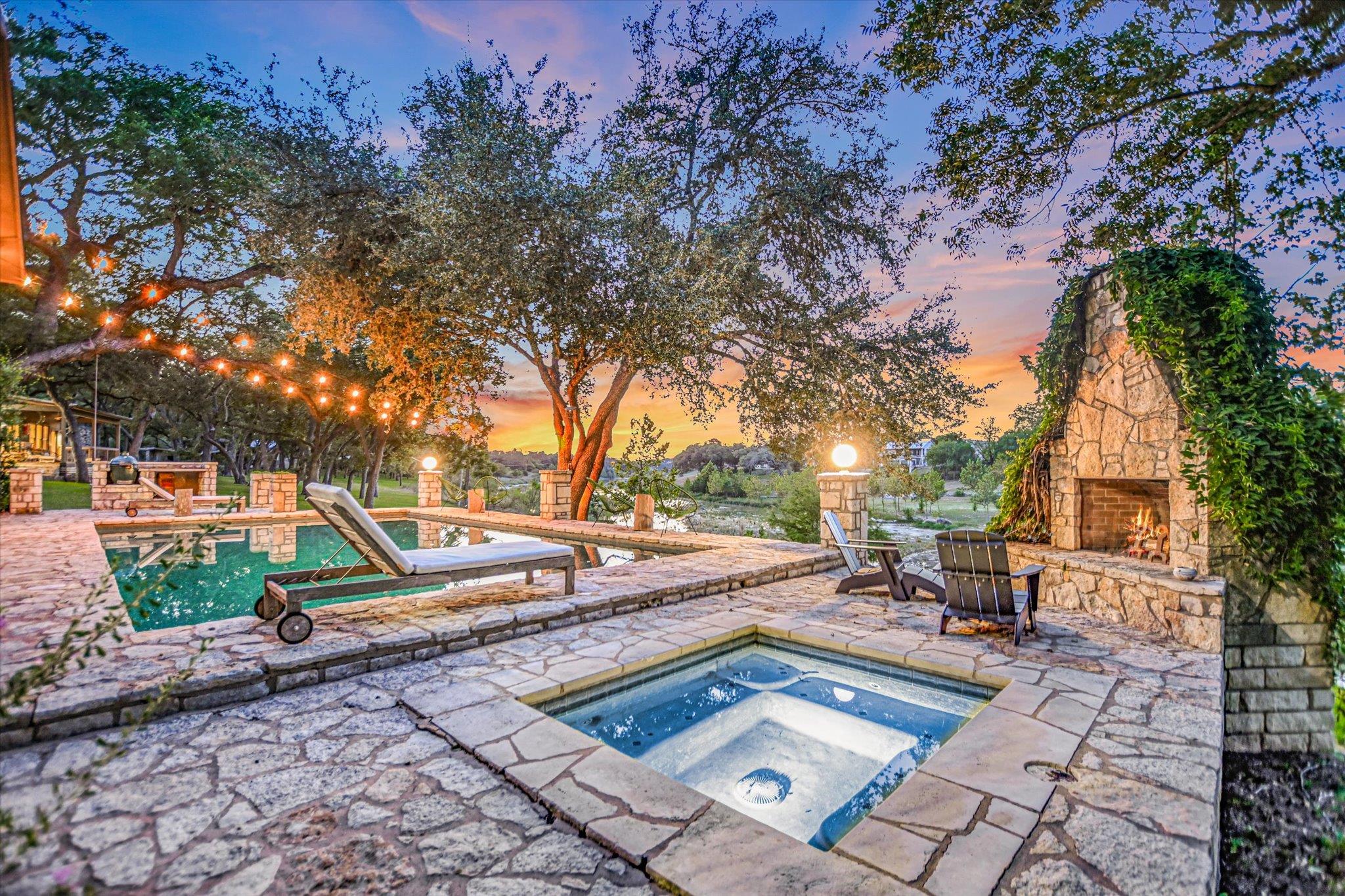 1121  Hidden Valley Rd